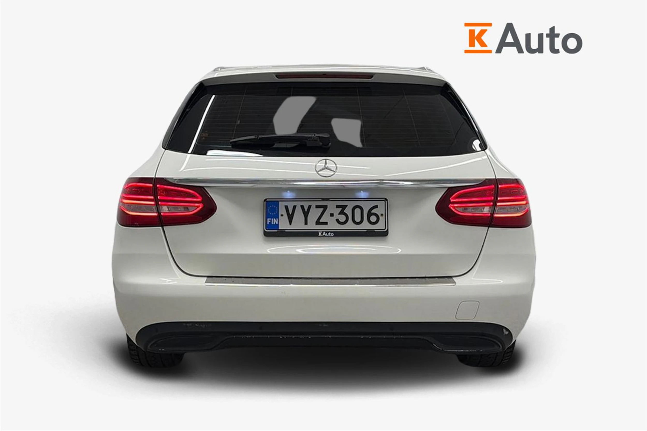 valkoinen Mercedes-Benz C 2016 kuva 3.