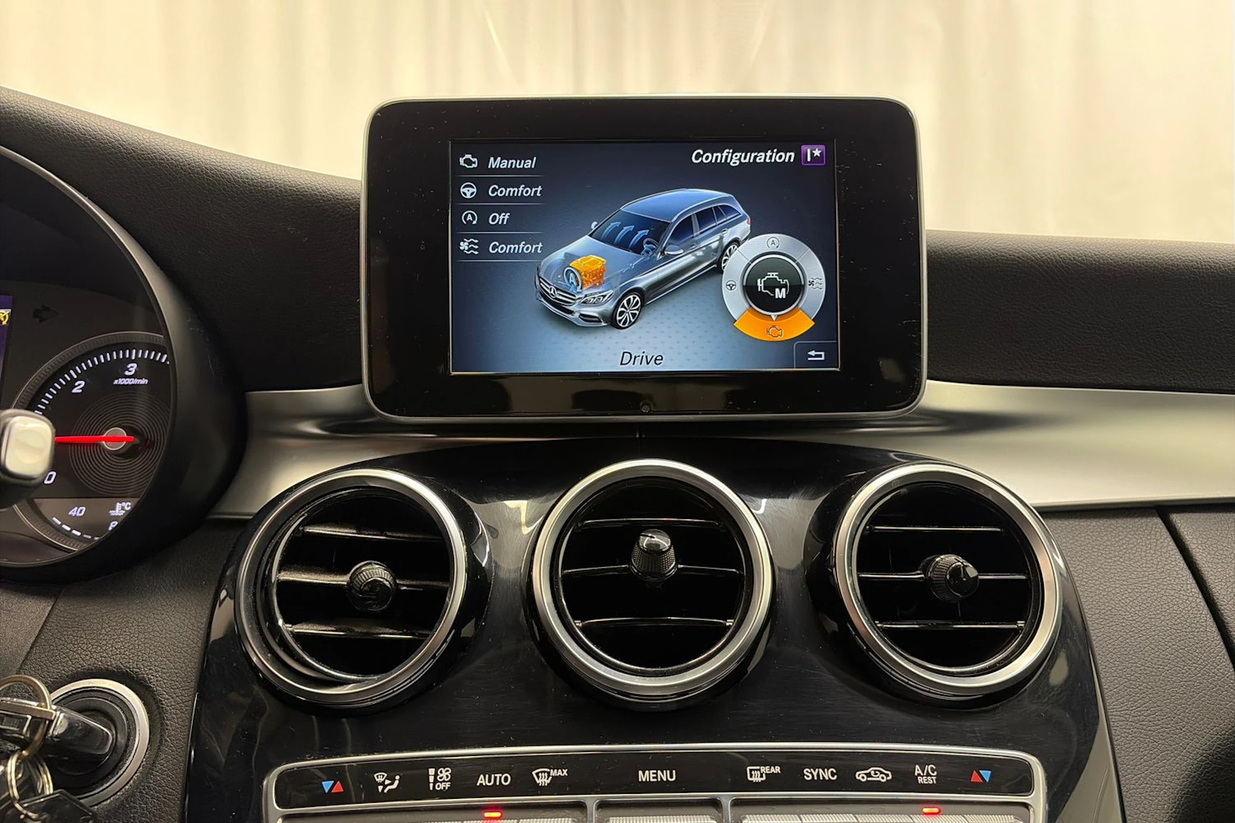 valkoinen Mercedes-Benz C 2016 kuva 20.