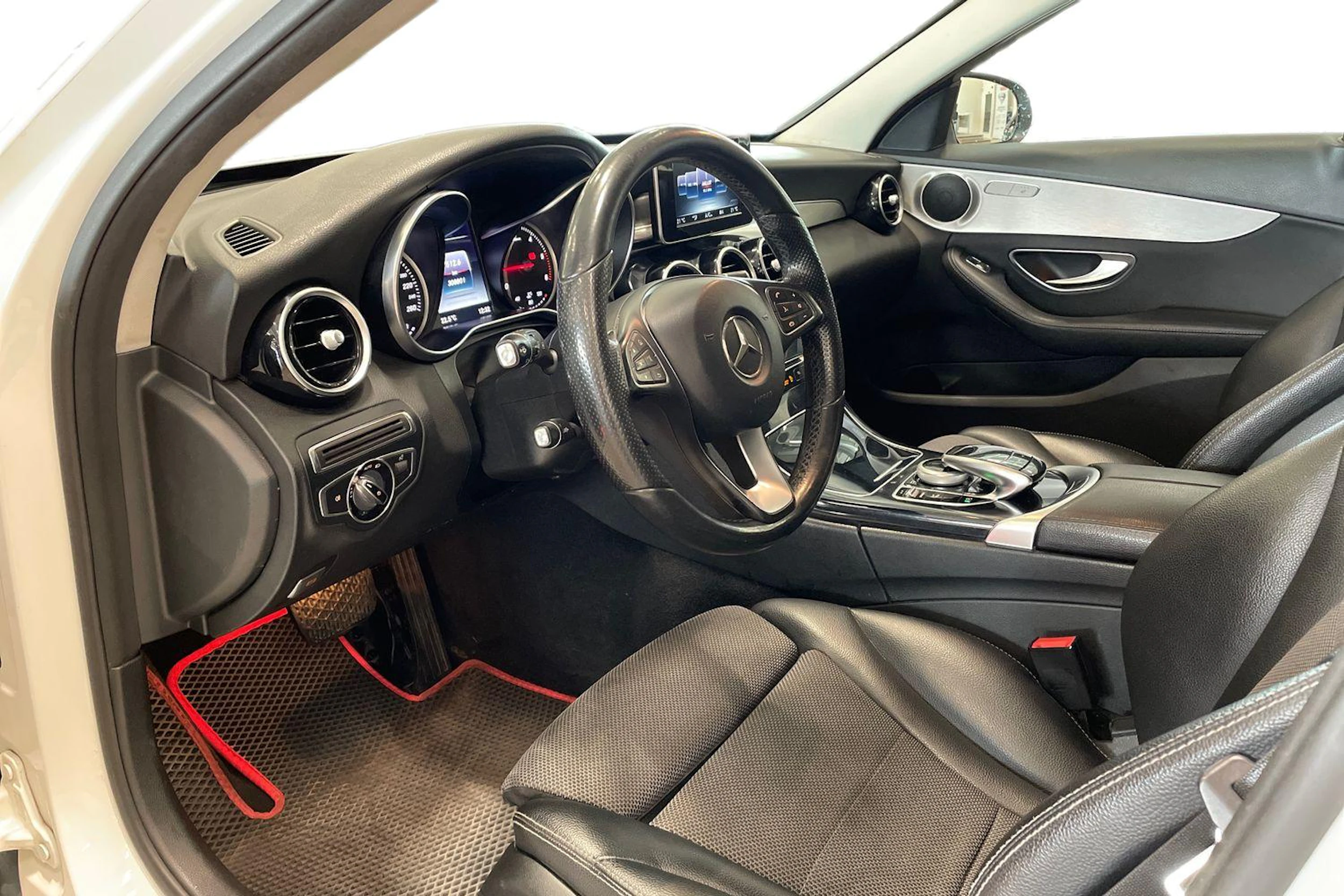valkoinen Mercedes-Benz C 2016 kuva 6.
