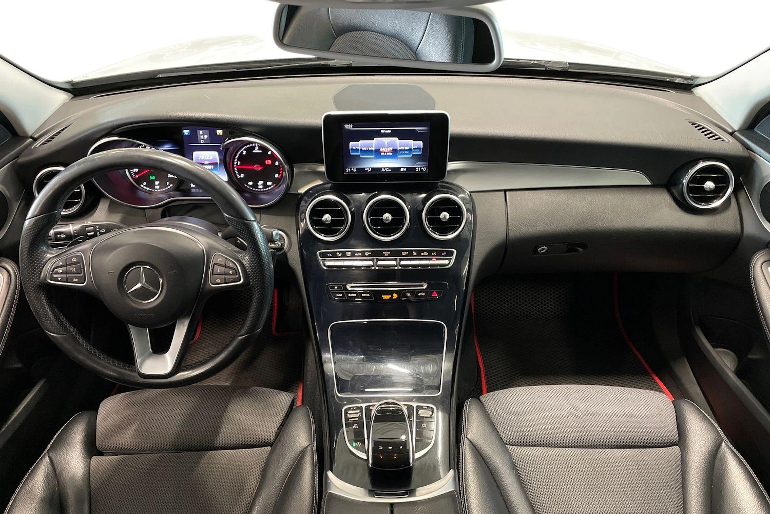 valkoinen Mercedes-Benz C 2016 kuva 7.