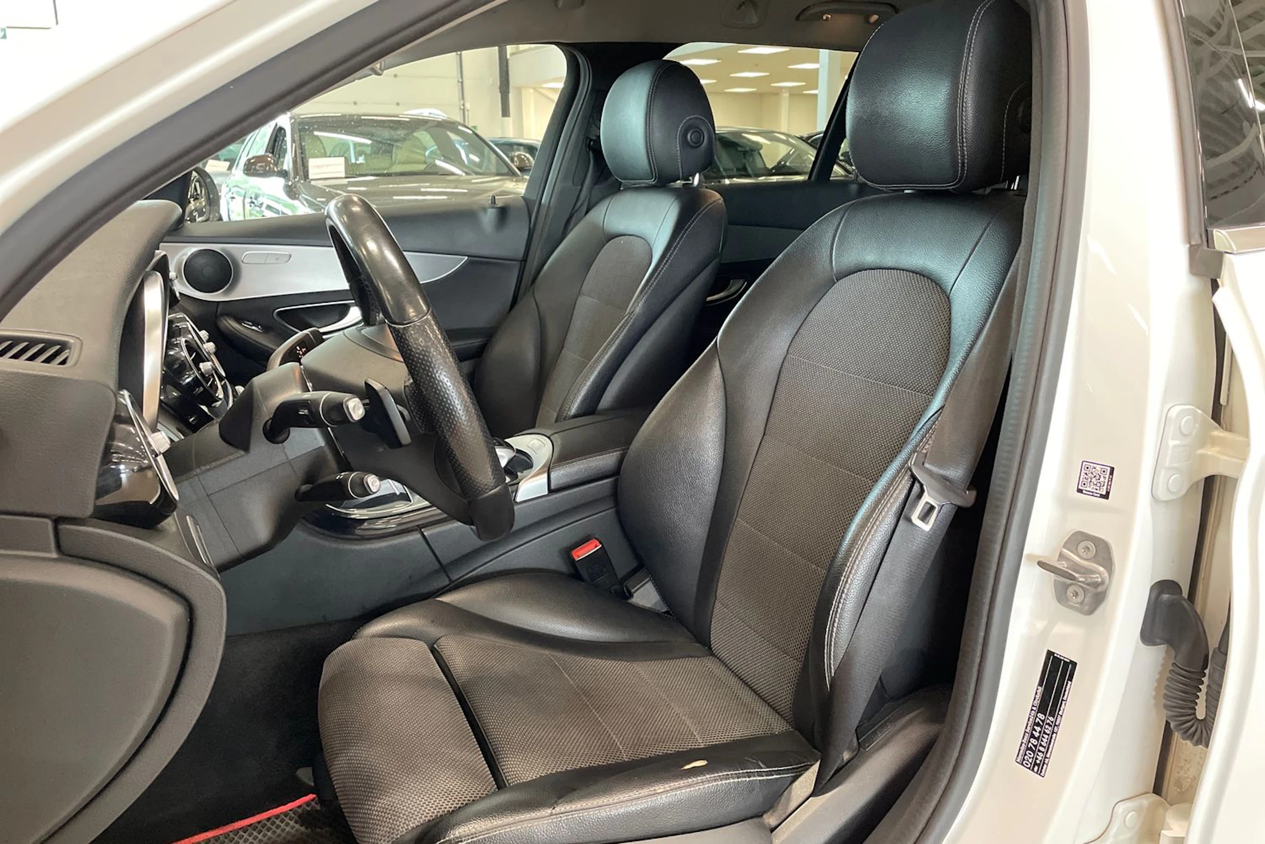 valkoinen Mercedes-Benz C 2016 kuva 11.