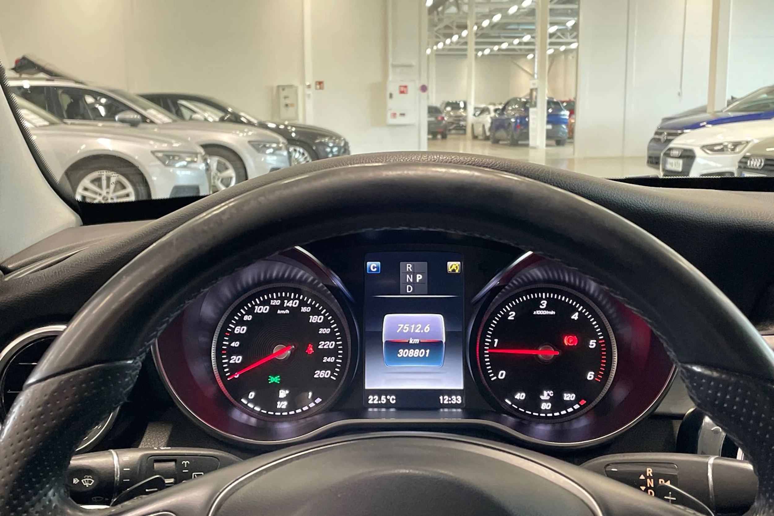 valkoinen Mercedes-Benz C 2016 kuva 14.