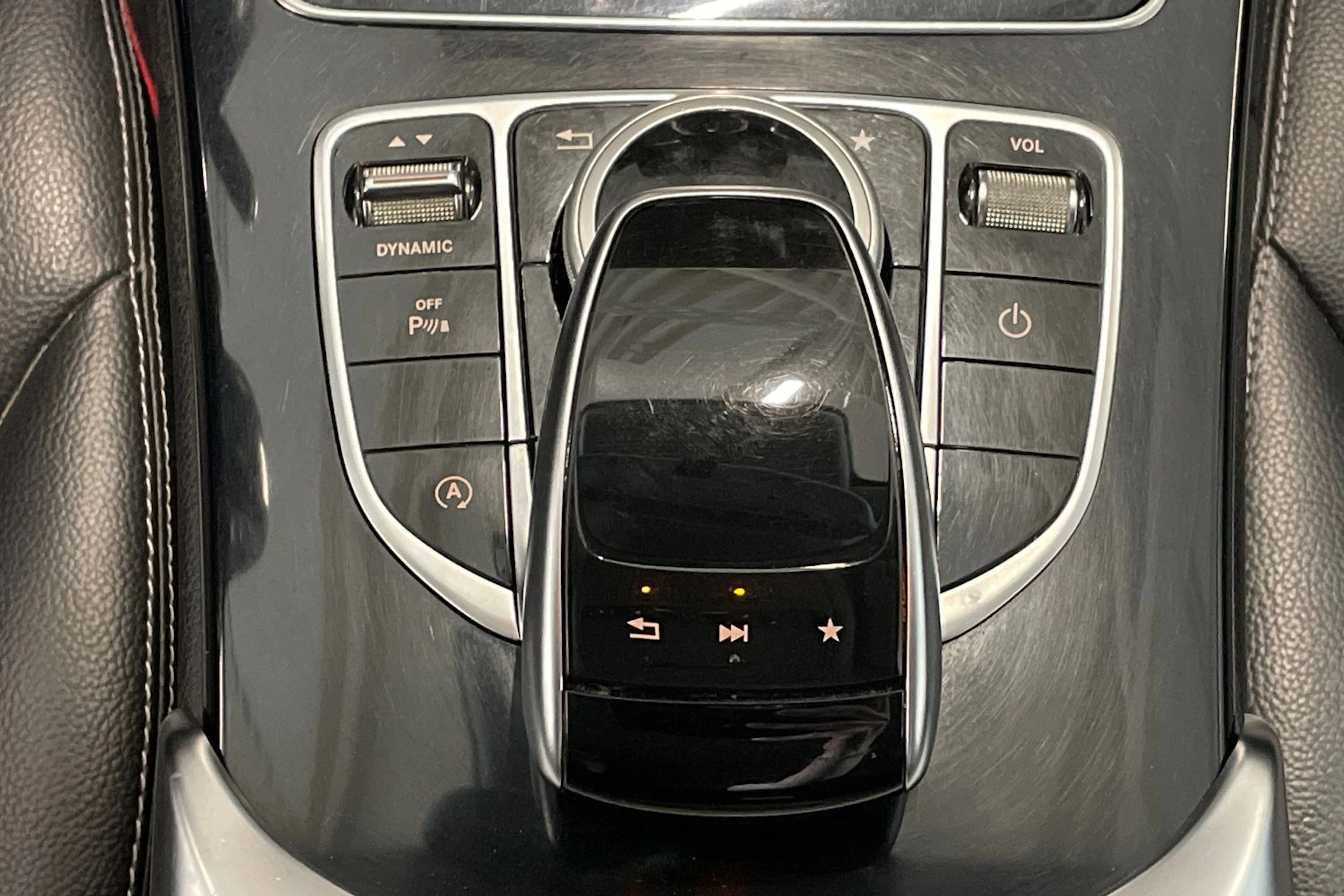 valkoinen Mercedes-Benz C 2016 kuva 25.