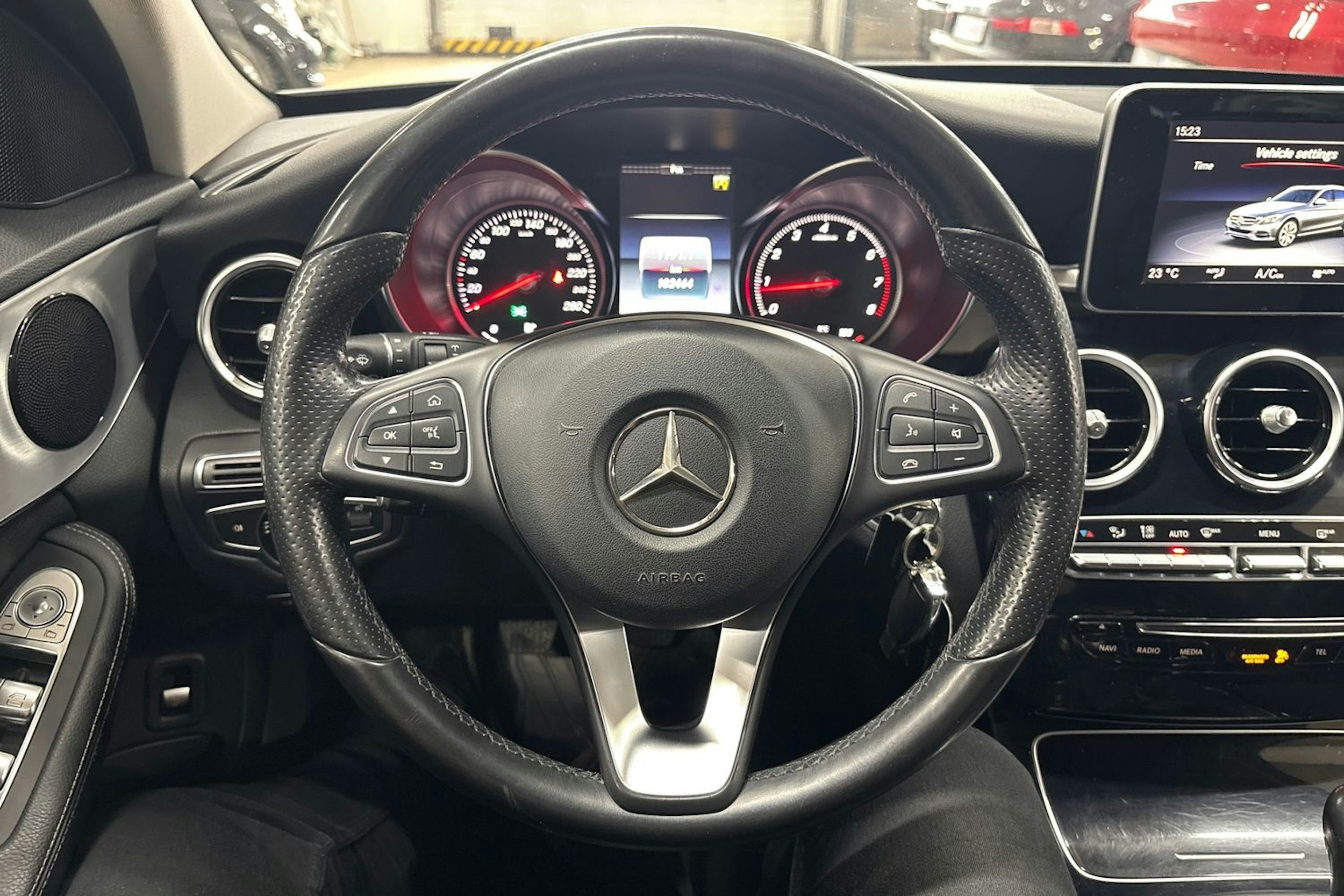 Hopea Mercedes-Benz C 2016 kuva 14.