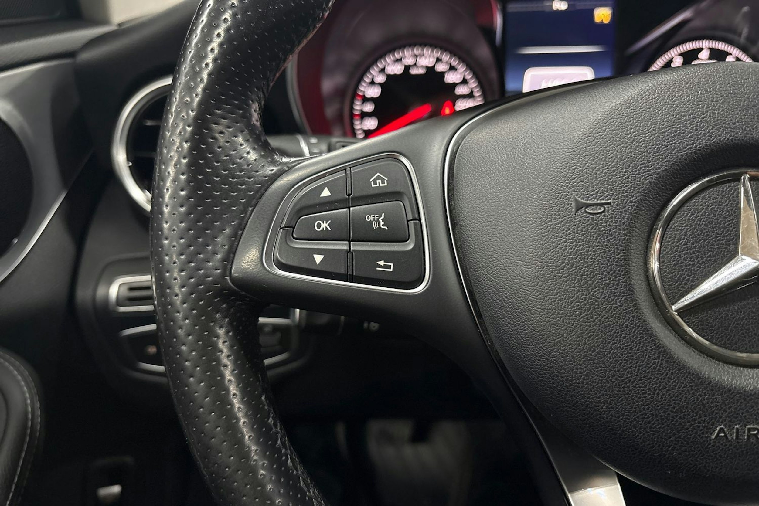 Hopea Mercedes-Benz C 2016 kuva 16.