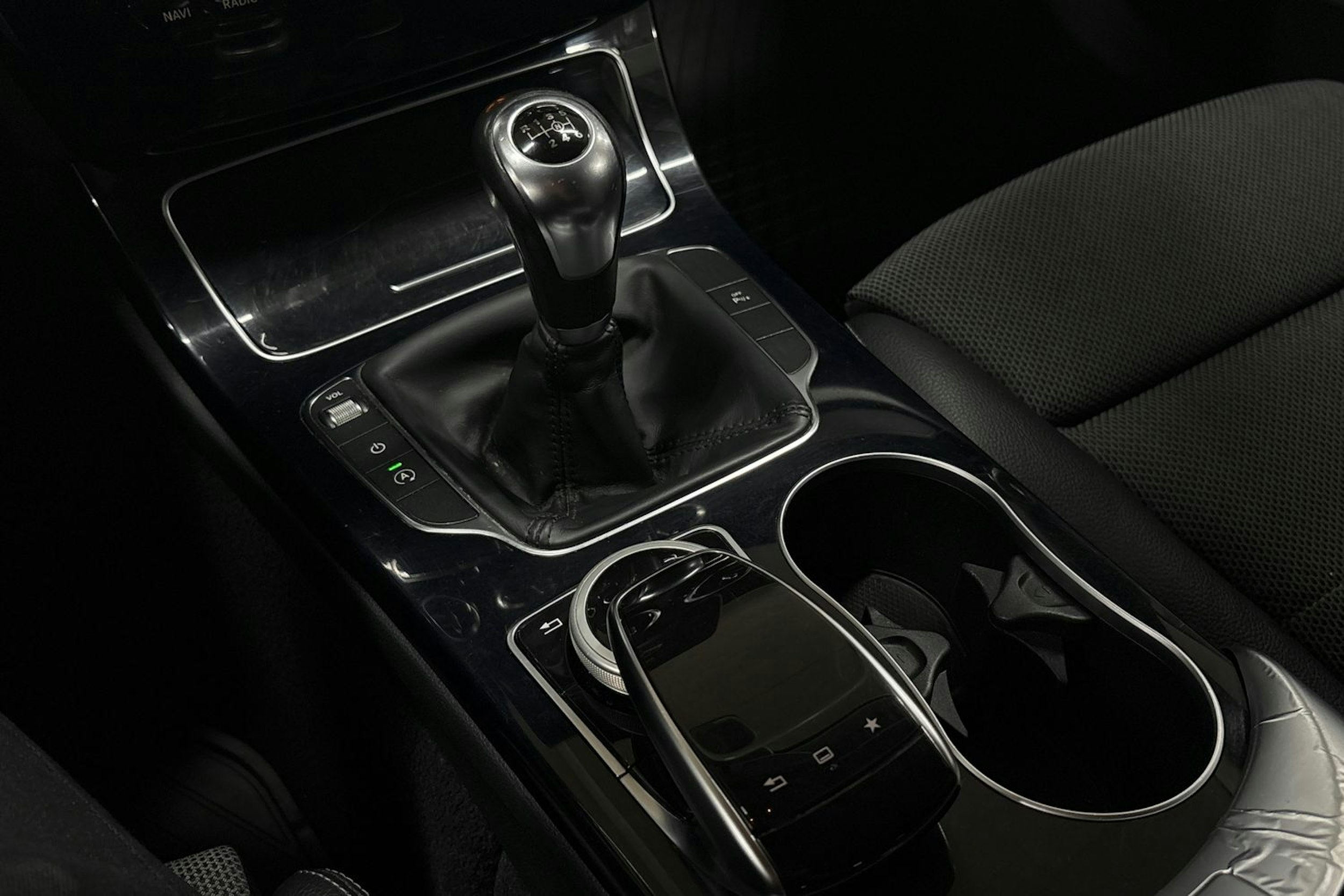 Hopea Mercedes-Benz C 2016 kuva 21.