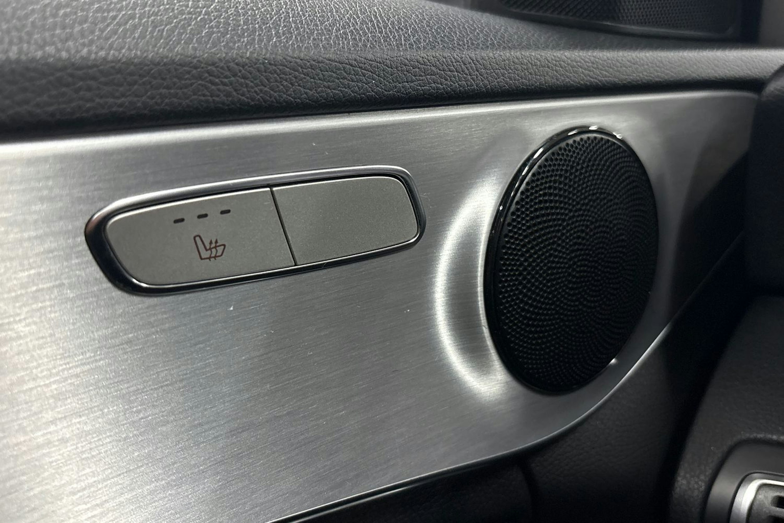 Hopea Mercedes-Benz C 2016 kuva 24.