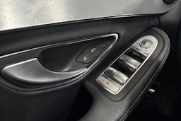 Hopea Mercedes-Benz C 2016 kuva 25.