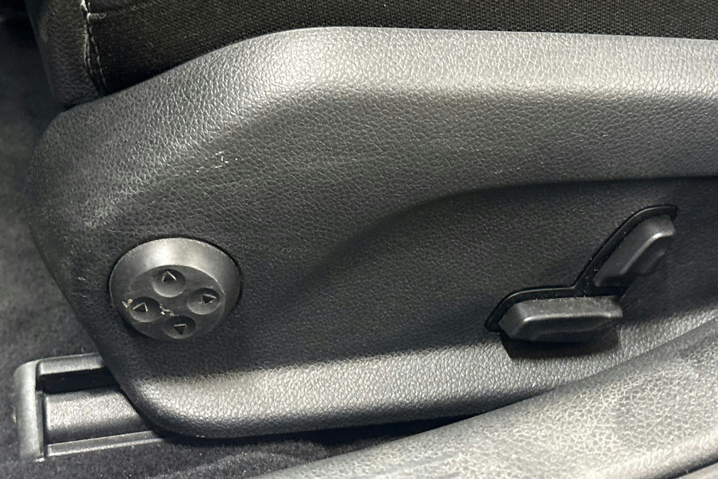 Hopea Mercedes-Benz C 2016 kuva 26.