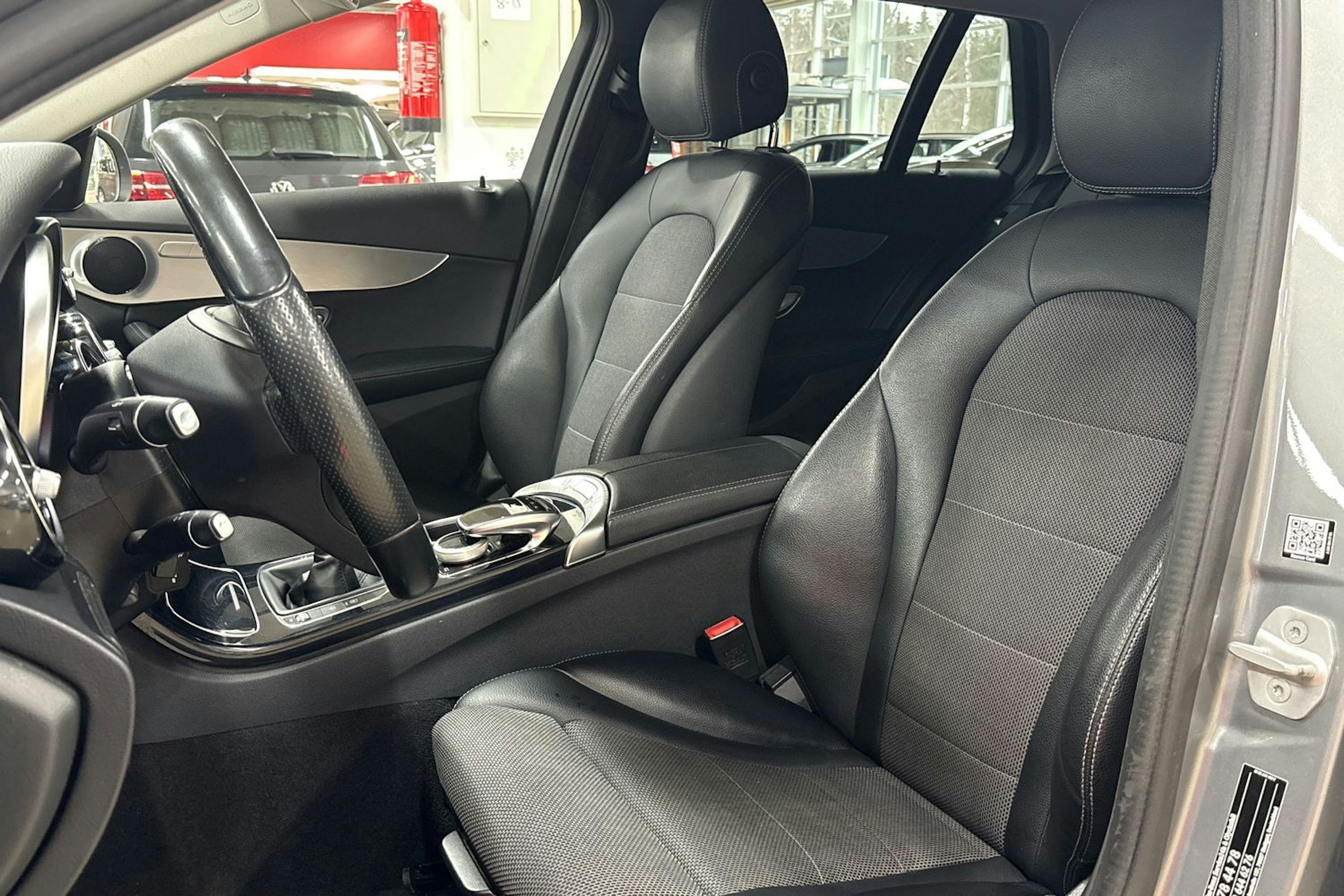 Hopea Mercedes-Benz C 2016 kuva 27.