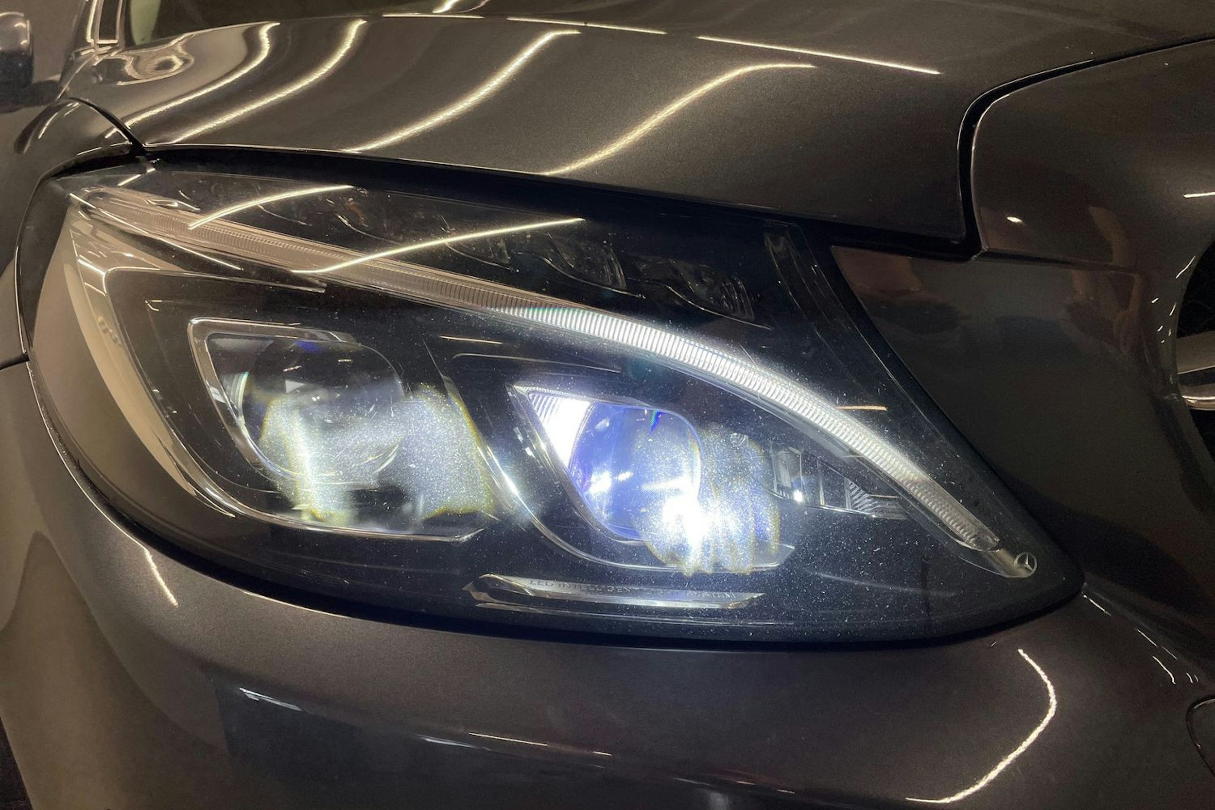 Harmaa Mercedes-Benz C 2016 kuva 14.