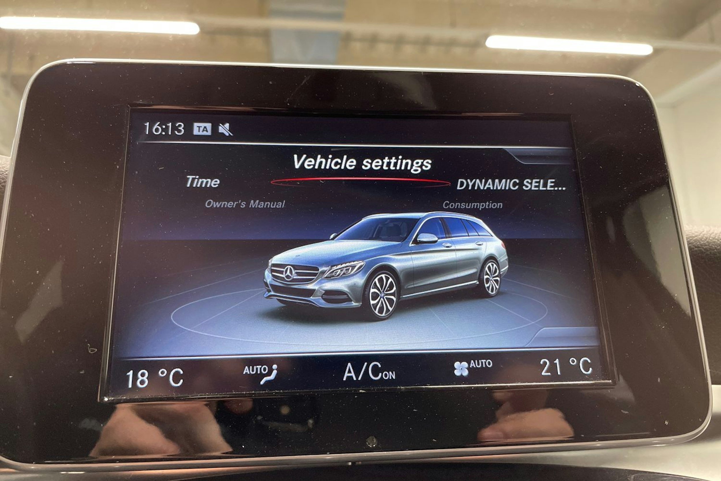 Harmaa Mercedes-Benz C 2016 kuva 17.