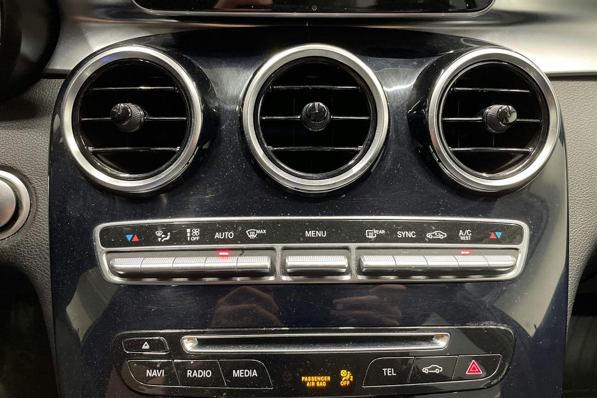 Harmaa Mercedes-Benz C 2016 kuva 18.