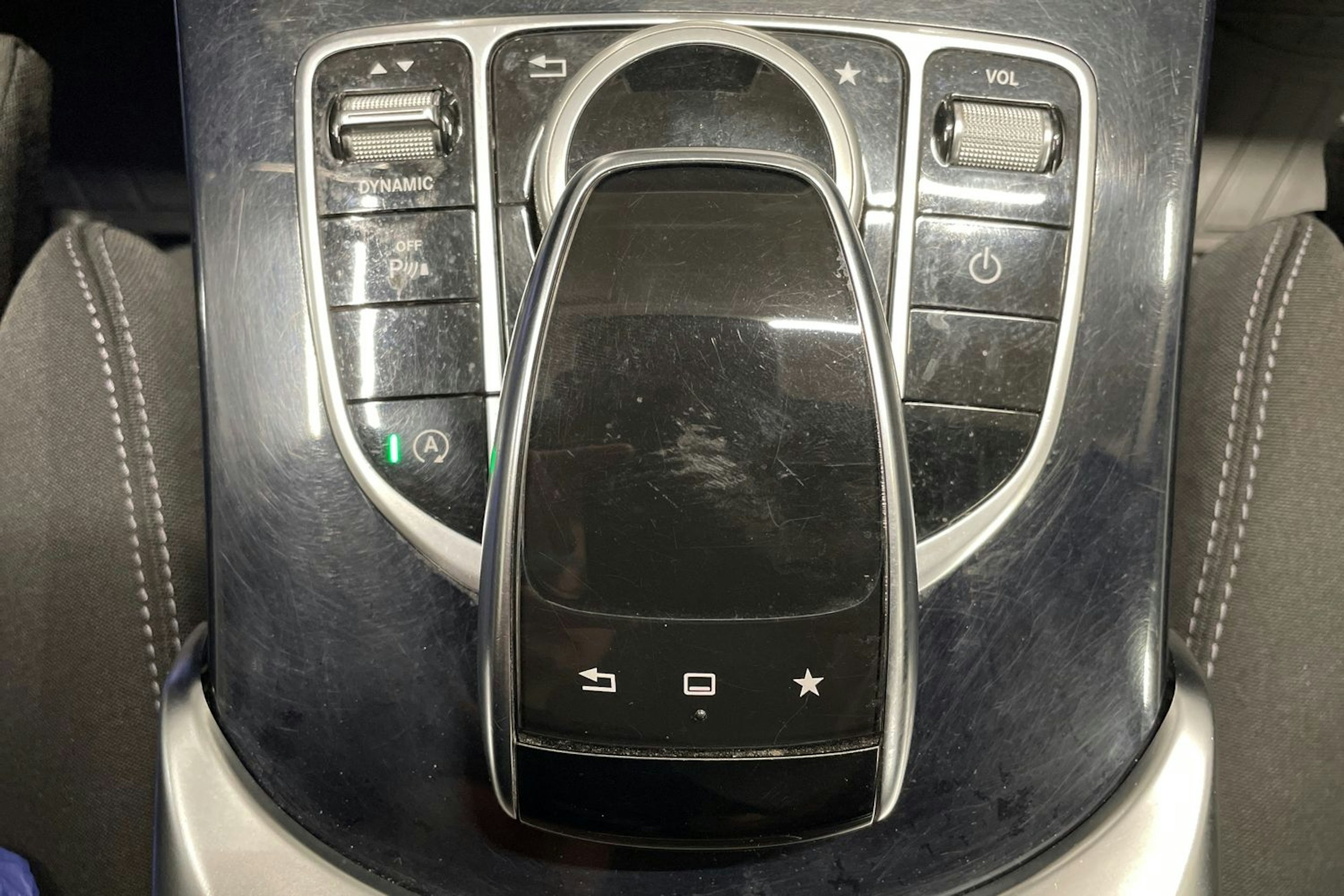Harmaa Mercedes-Benz C 2016 kuva 19.