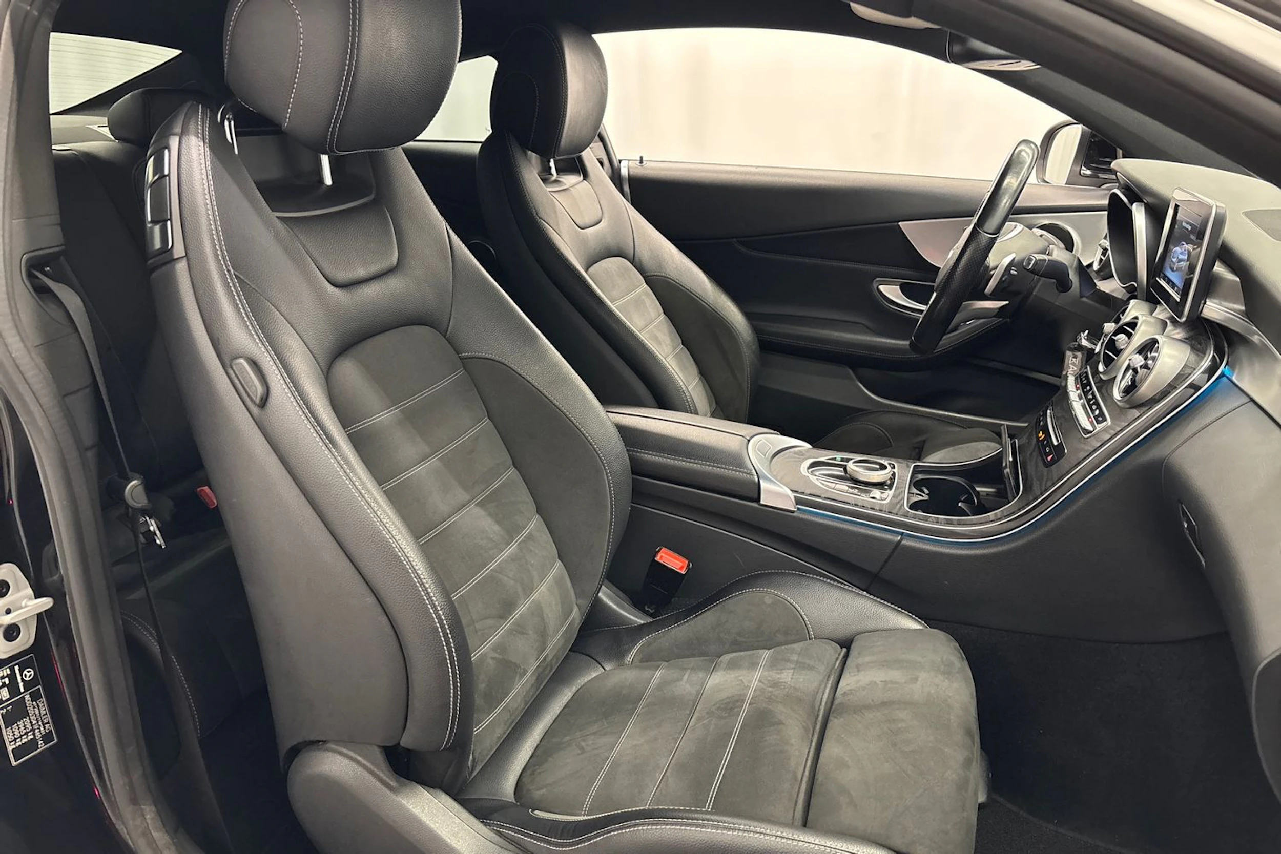 musta Mercedes-Benz C 2017 kuva 11.
