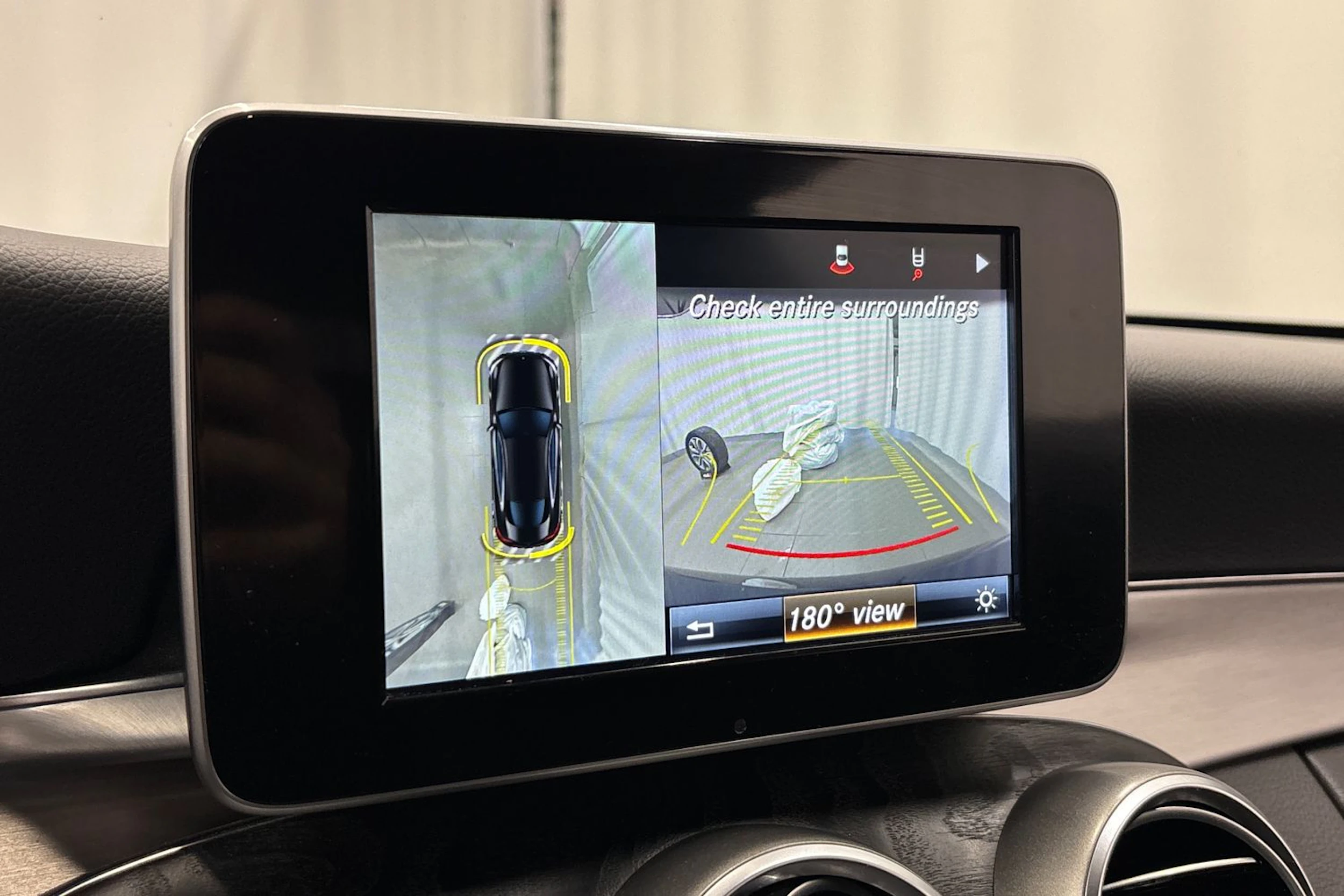 musta Mercedes-Benz C 2017 kuva 18.