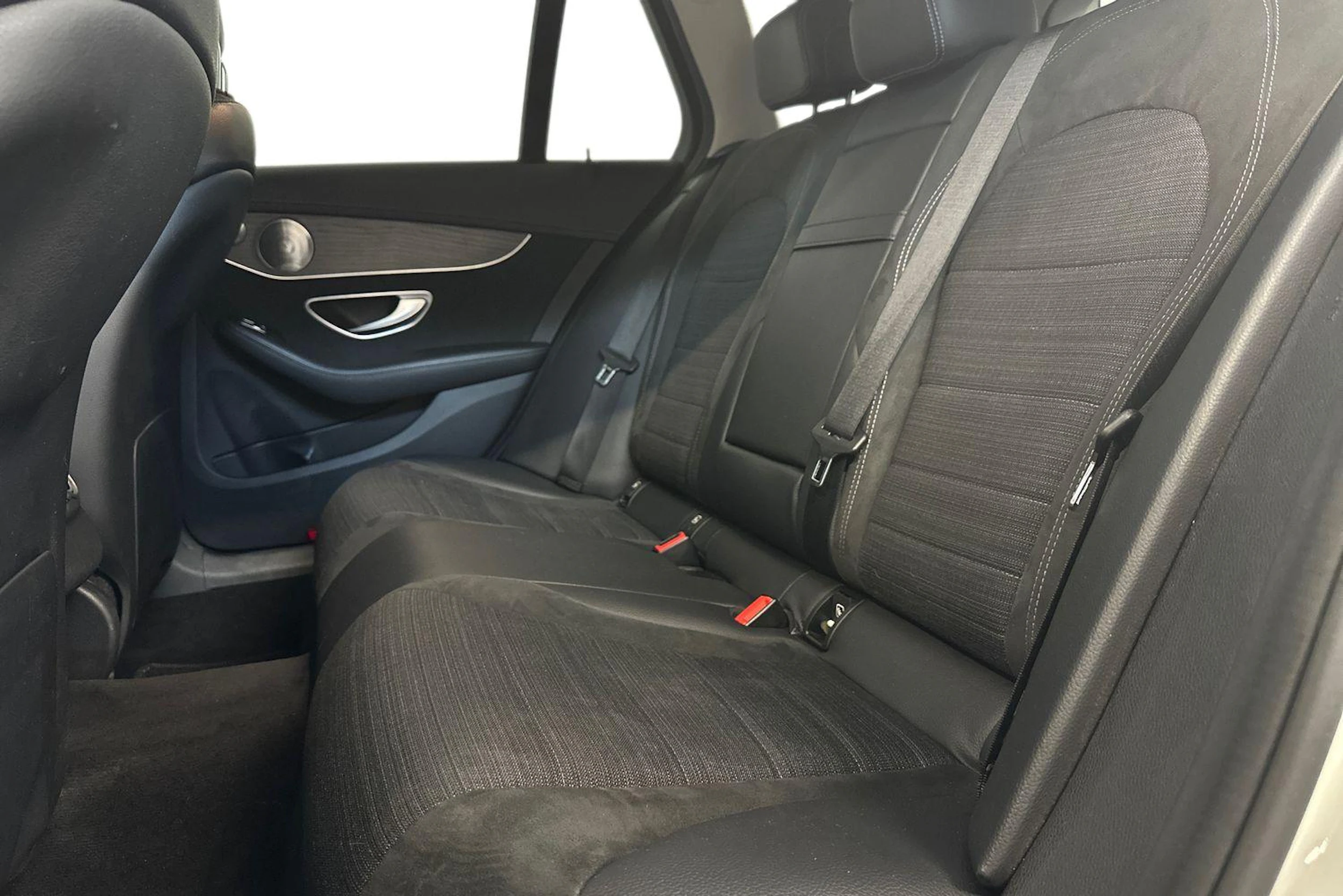 valkoinen Mercedes-Benz C 2017 kuva 8.