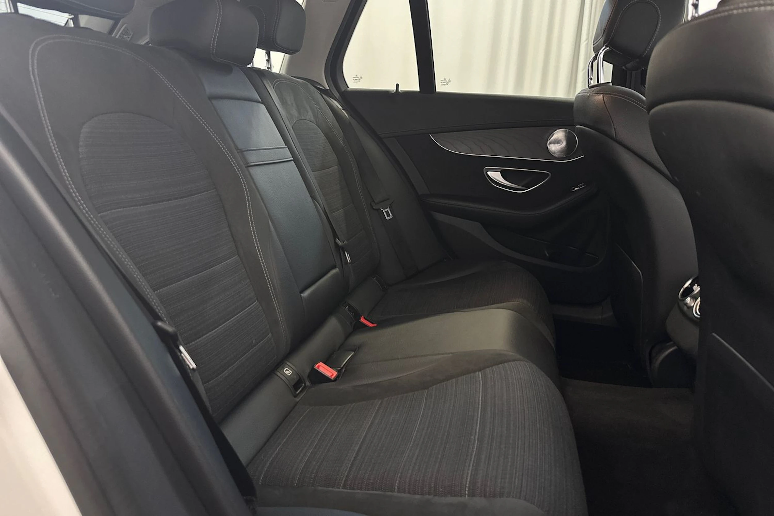 valkoinen Mercedes-Benz C 2017 kuva 10.