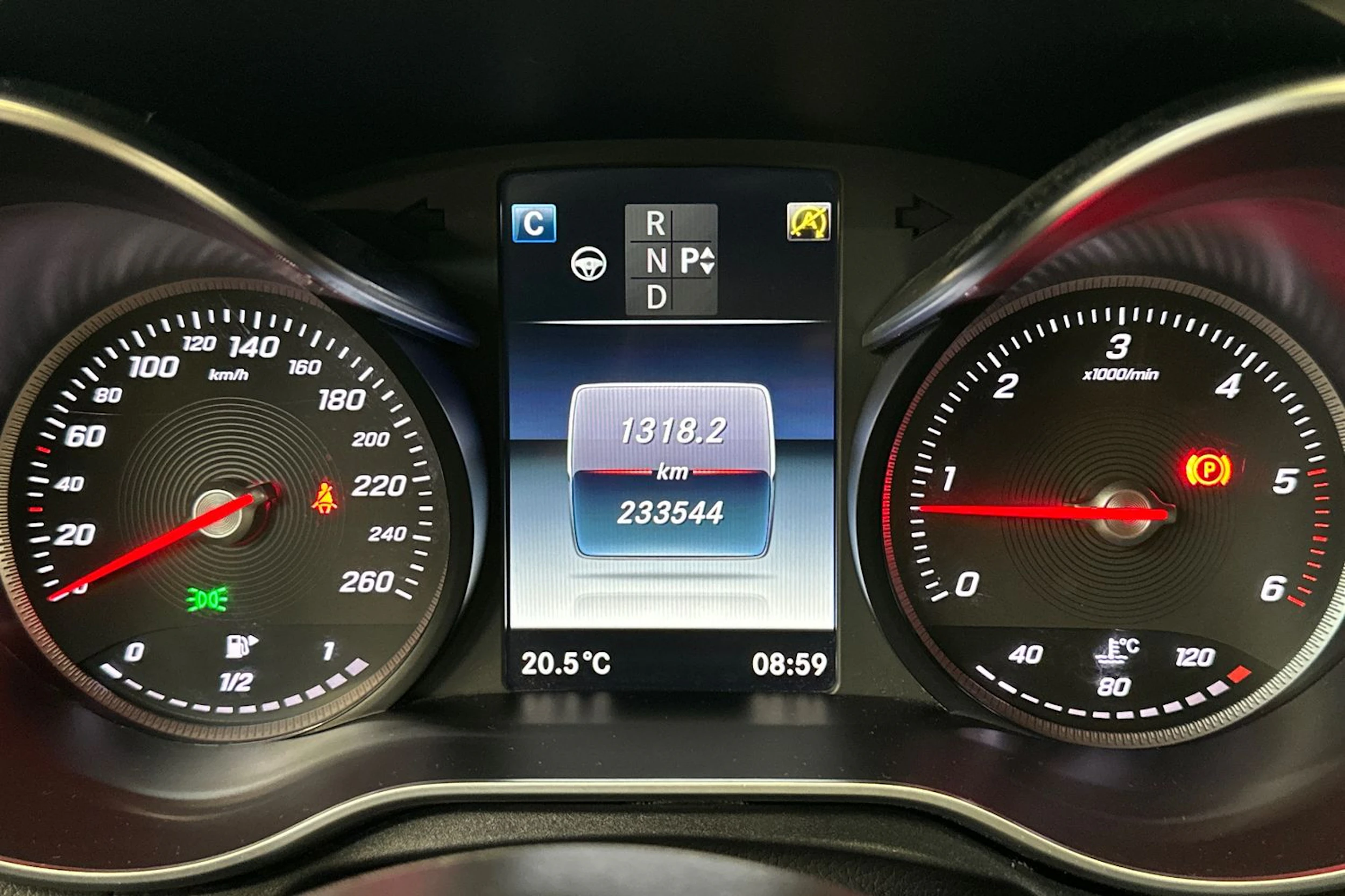 valkoinen Mercedes-Benz C 2017 kuva 20.