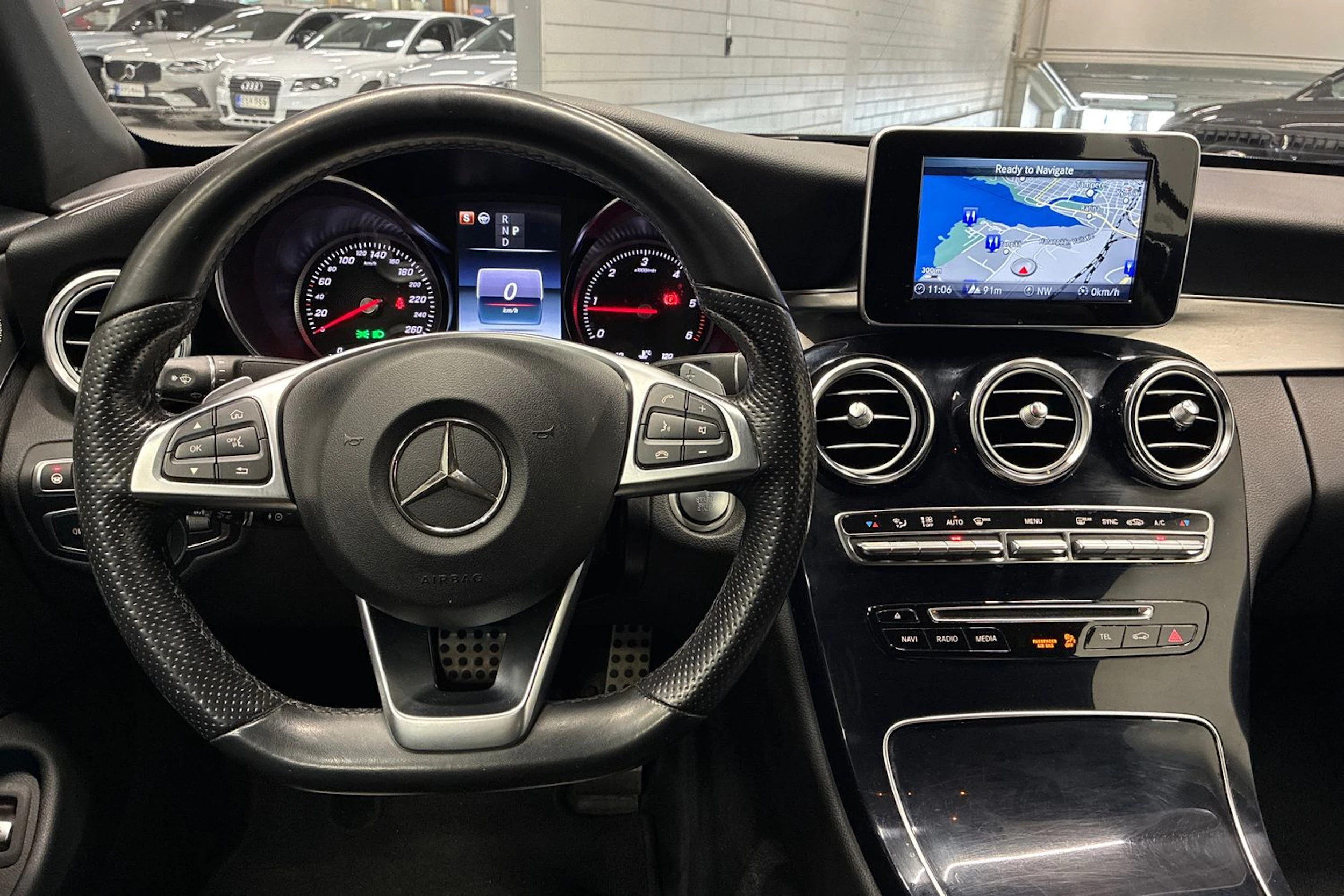 musta Mercedes-Benz C 2017 kuva 11.