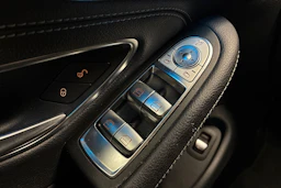 musta Mercedes-Benz C 2017 kuva 19.