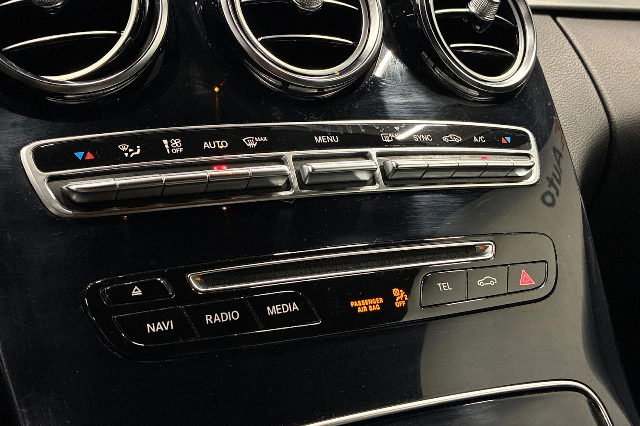 musta Mercedes-Benz C 2017 kuva 22.