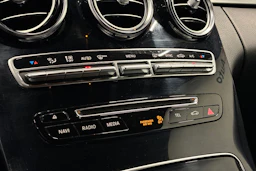 musta Mercedes-Benz C 2017 kuva 22.