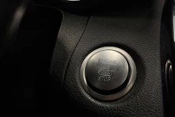 musta Mercedes-Benz C 2017 kuva 27.