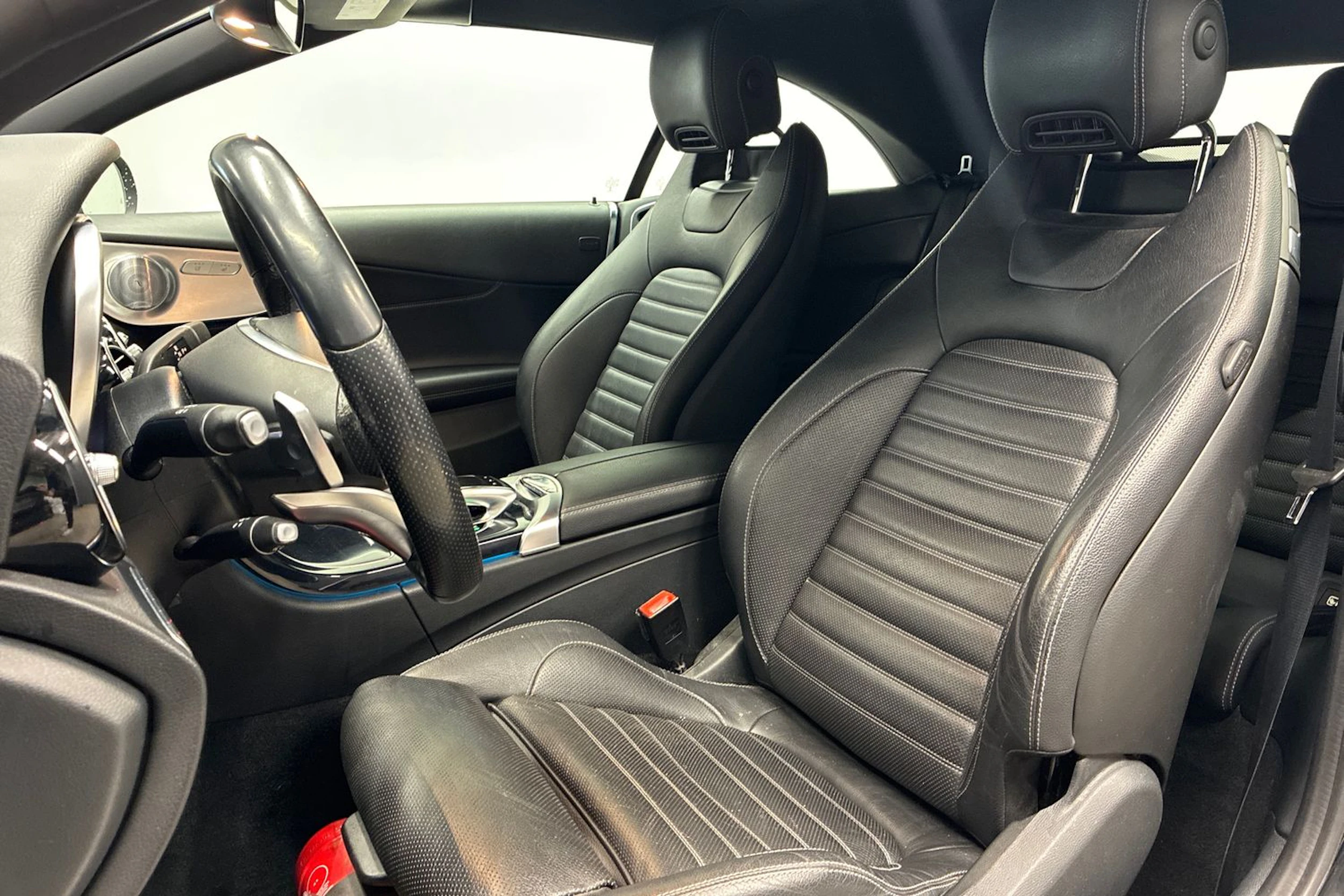 musta Mercedes-Benz C 2017 kuva 30.