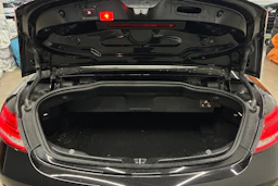 musta Mercedes-Benz C 2017 kuva 31.