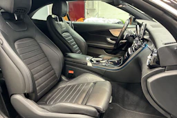 musta Mercedes-Benz C 2017 kuva 32.