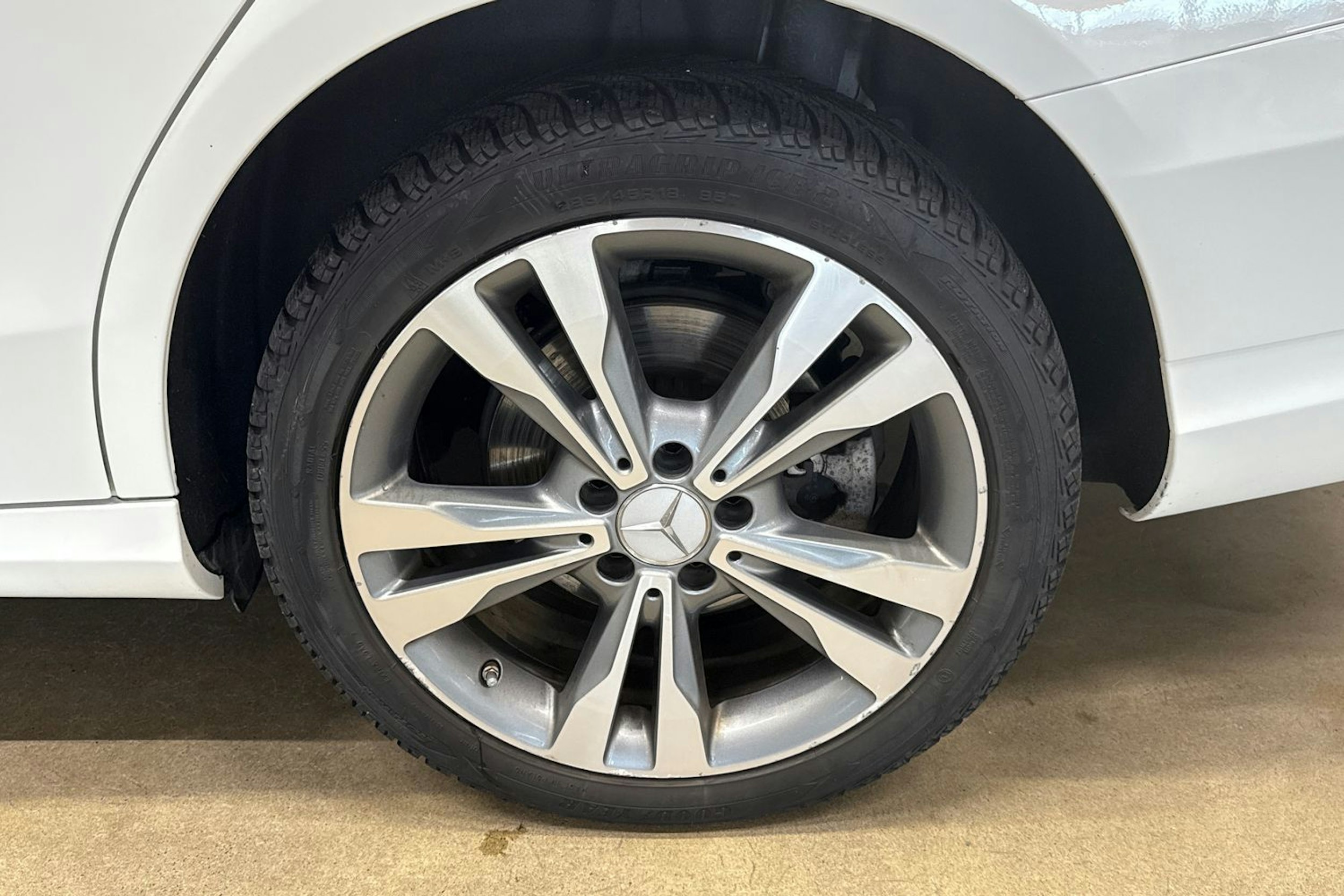 valkoinen Mercedes-Benz C 2017 kuva 13.