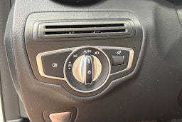 valkoinen Mercedes-Benz C 2017 kuva 27.