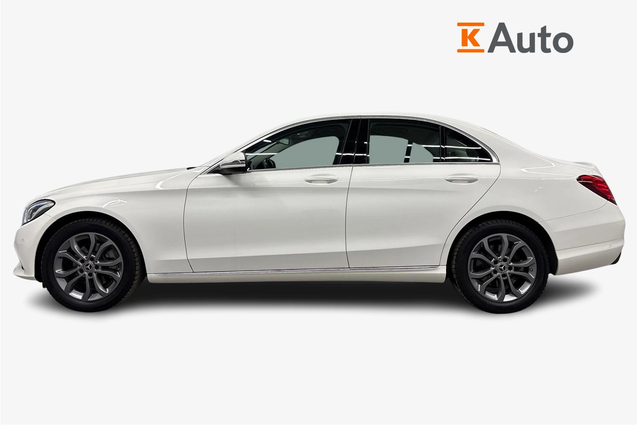 valkoinen Mercedes-Benz C 2017 kuva 5.