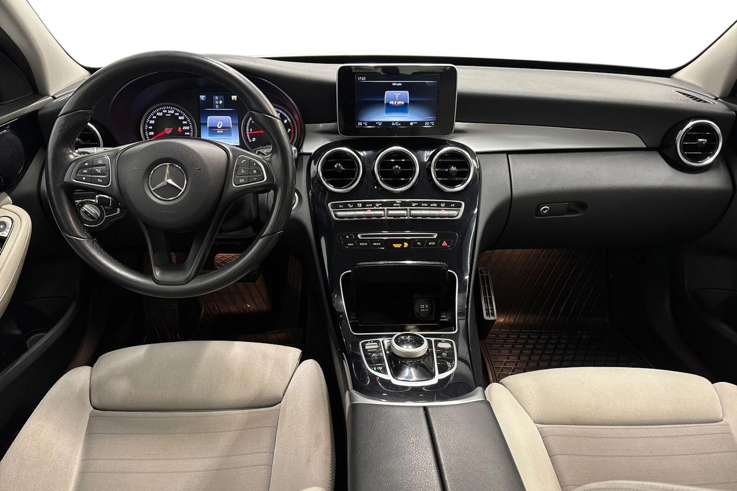 valkoinen Mercedes-Benz C 2017 kuva 7.