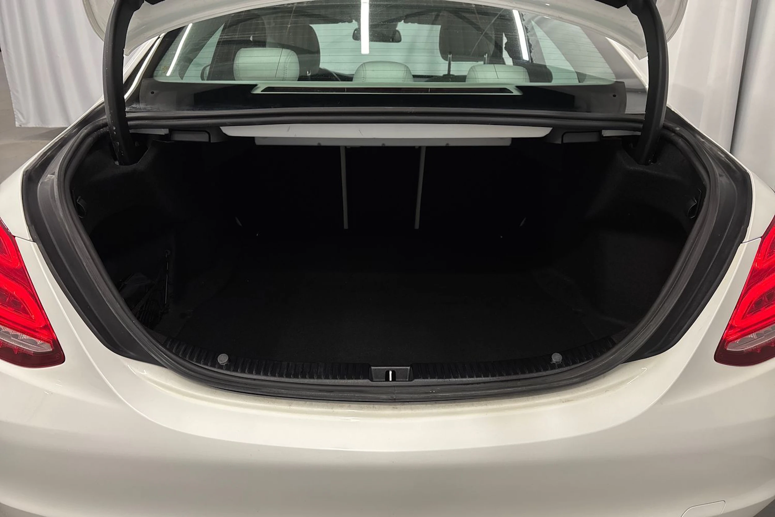 valkoinen Mercedes-Benz C 2017 kuva 12.