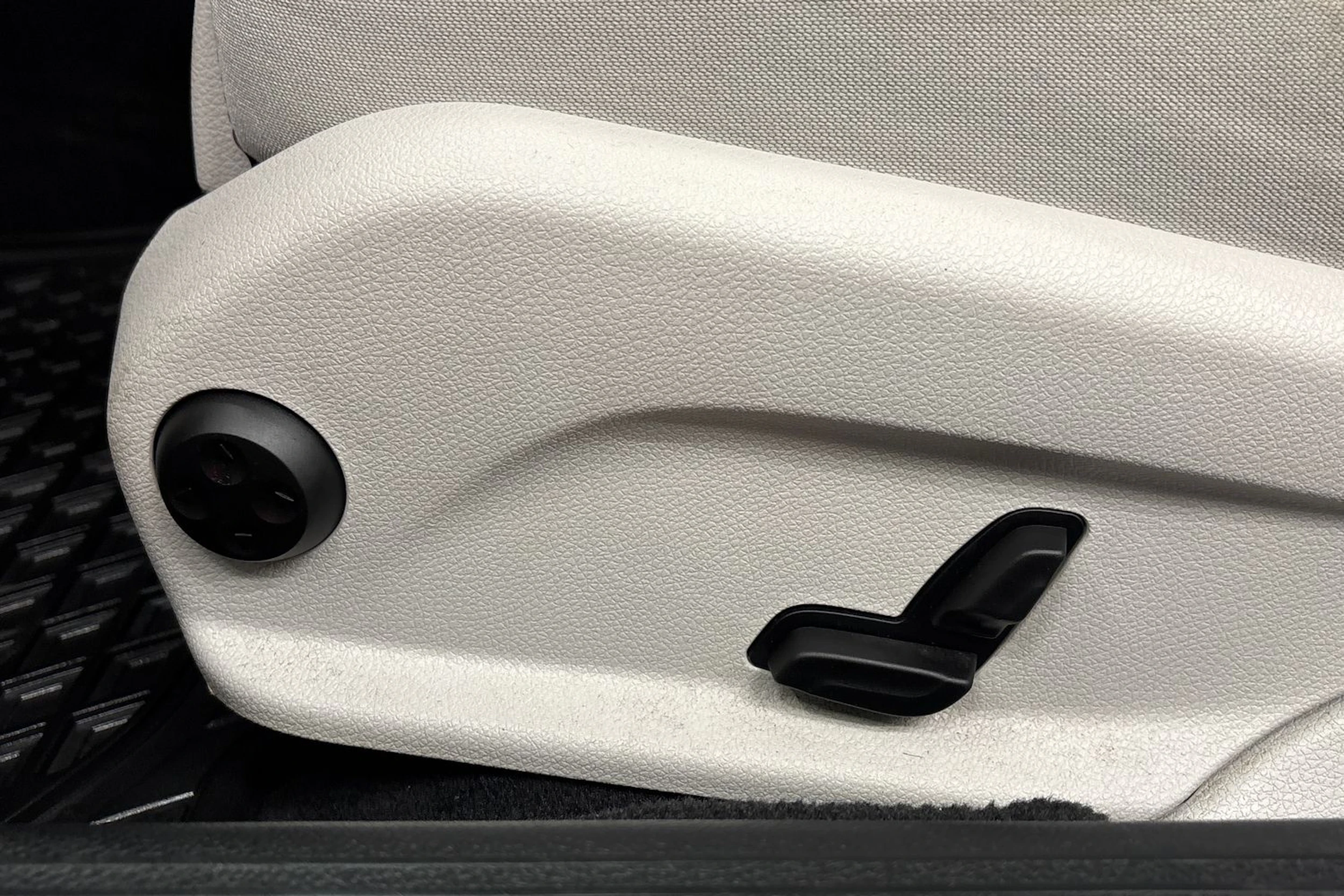 valkoinen Mercedes-Benz C 2017 kuva 14.