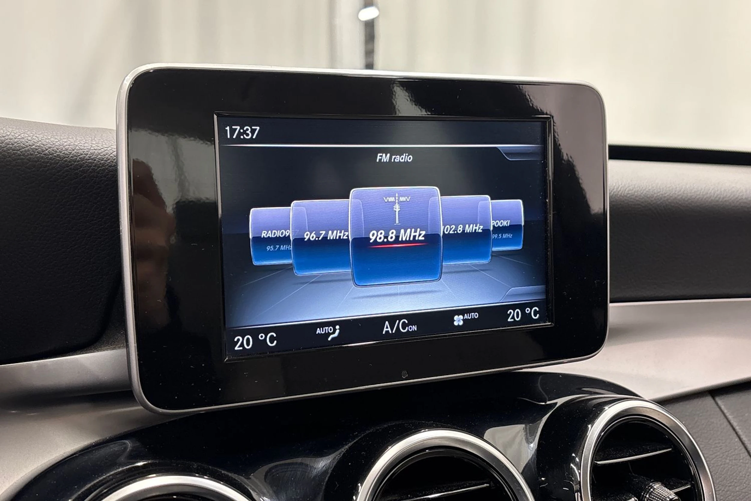 valkoinen Mercedes-Benz C 2017 kuva 19.