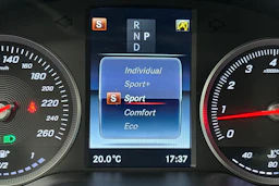 valkoinen Mercedes-Benz C 2017 kuva 20.