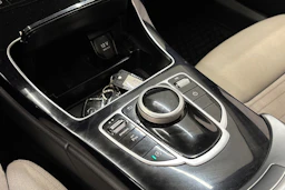 valkoinen Mercedes-Benz C 2017 kuva 23.