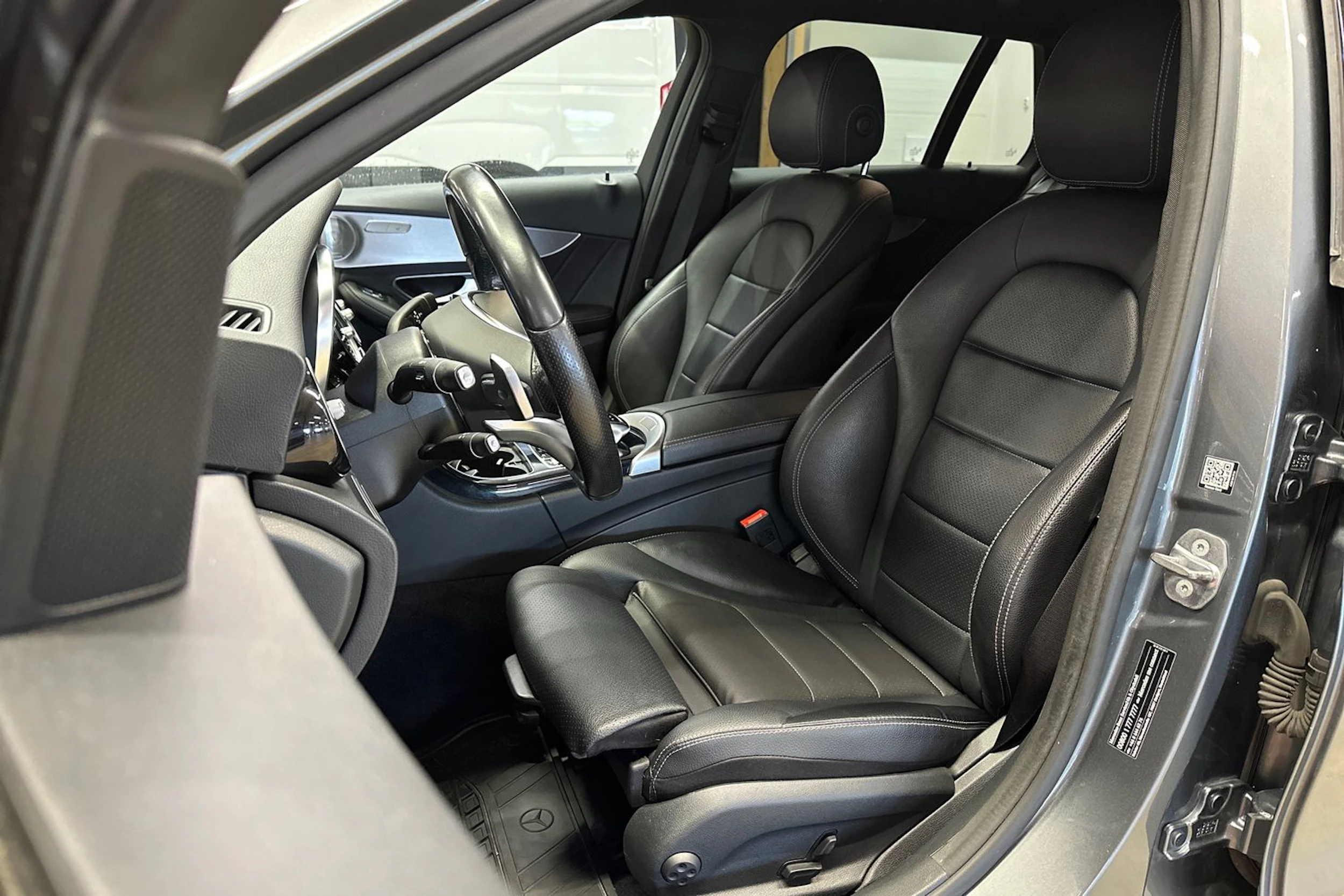 harmaa Mercedes-Benz C 2017 kuva 11.
