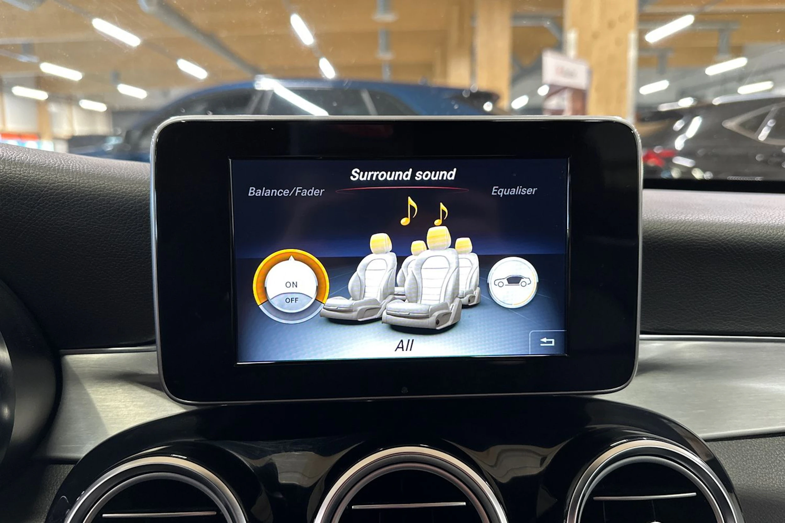 harmaa Mercedes-Benz C 2017 kuva 13.