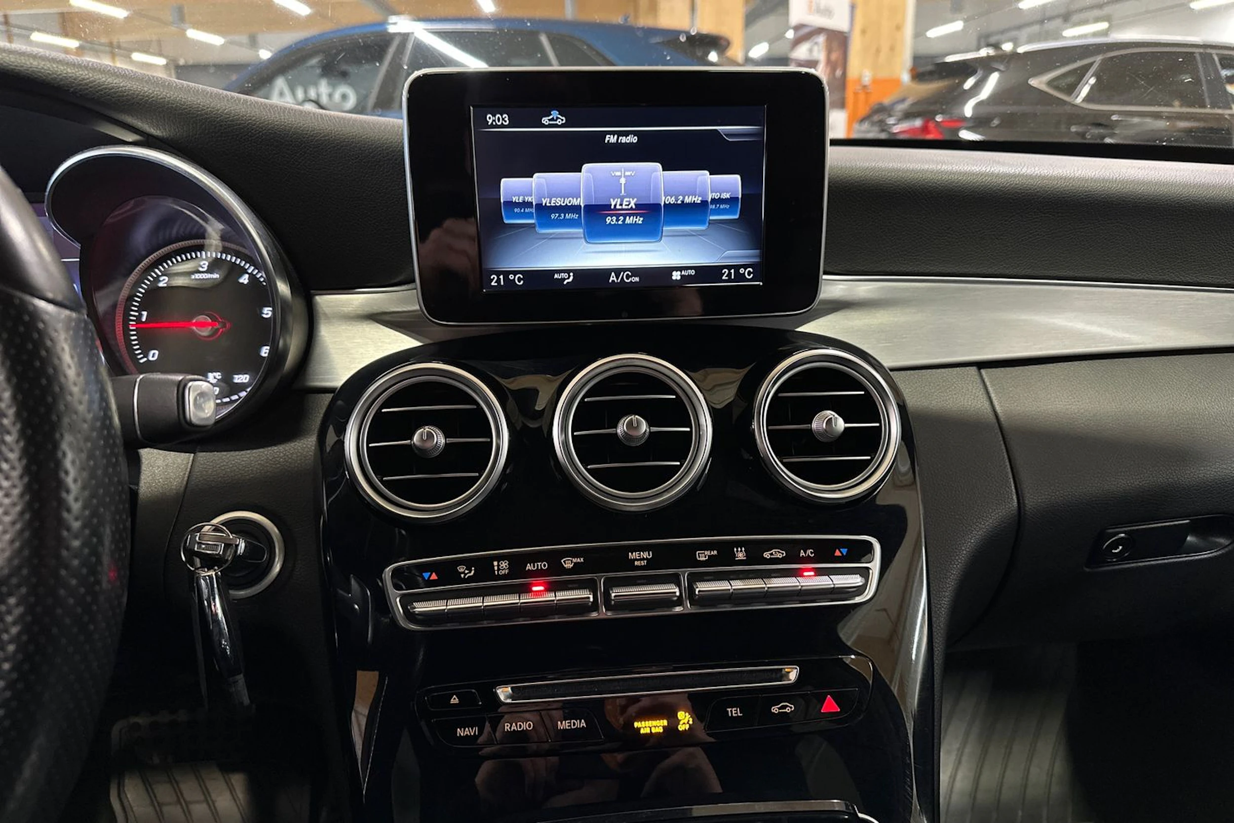 harmaa Mercedes-Benz C 2017 kuva 16.