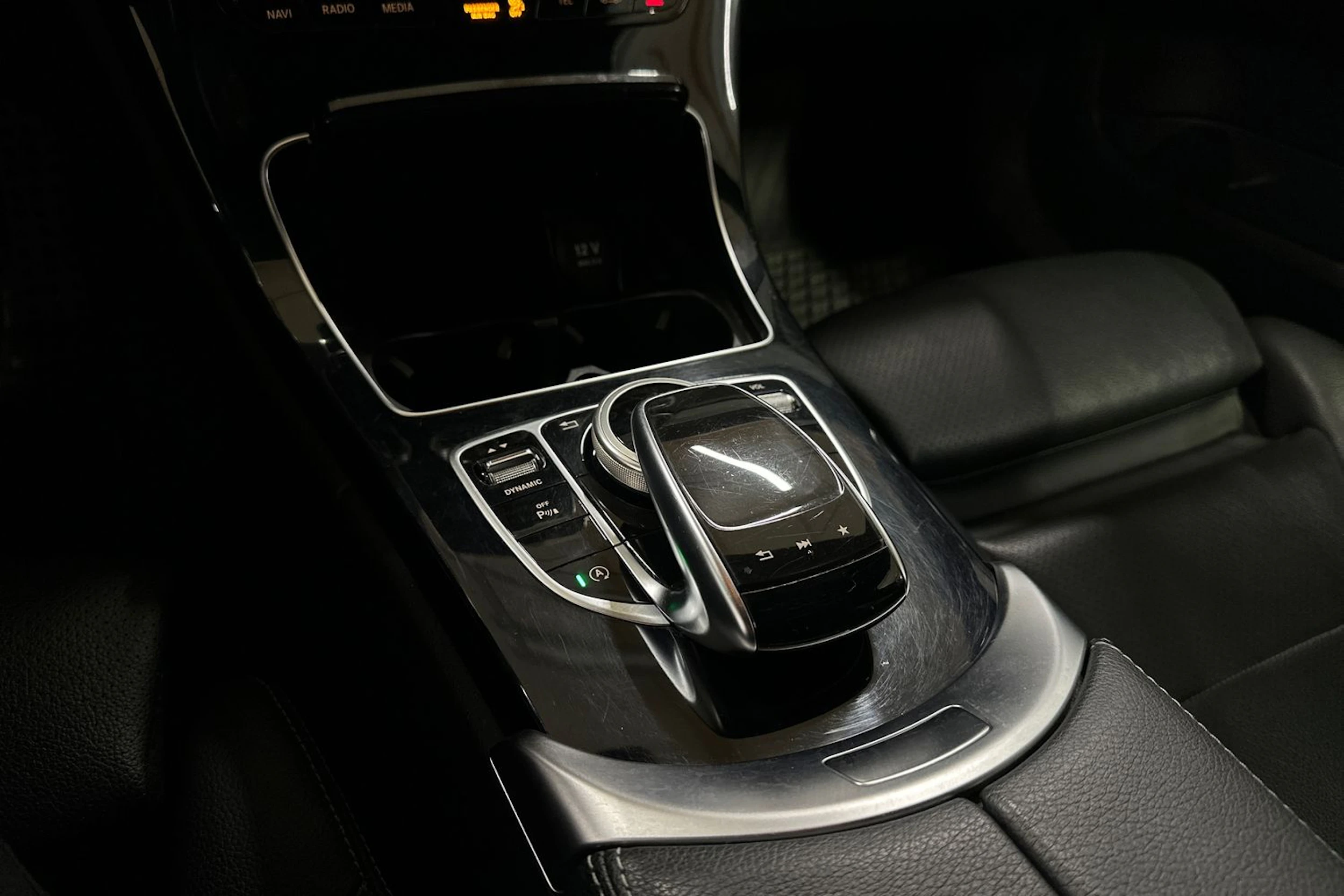 harmaa Mercedes-Benz C 2017 kuva 17.