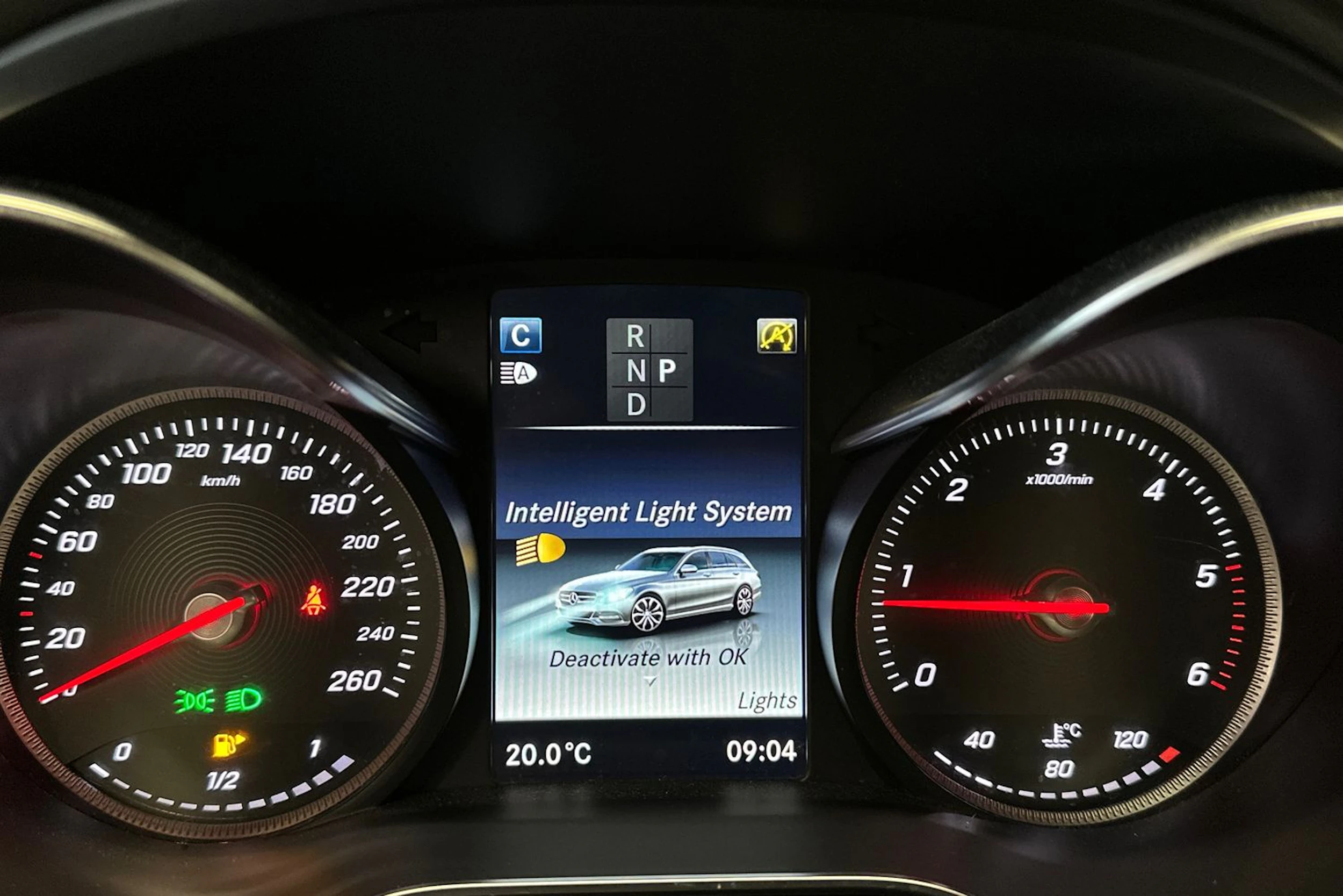 harmaa Mercedes-Benz C 2017 kuva 19.