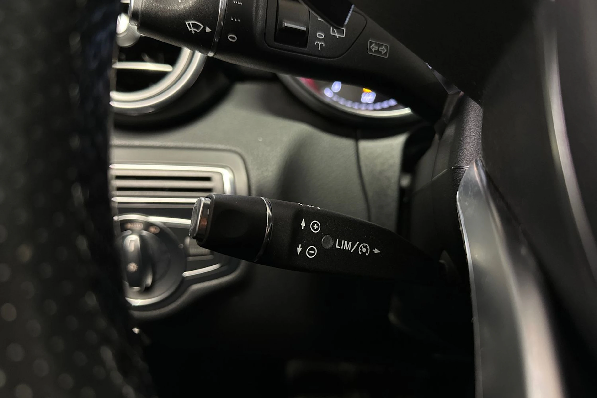 harmaa Mercedes-Benz C 2017 kuva 20.