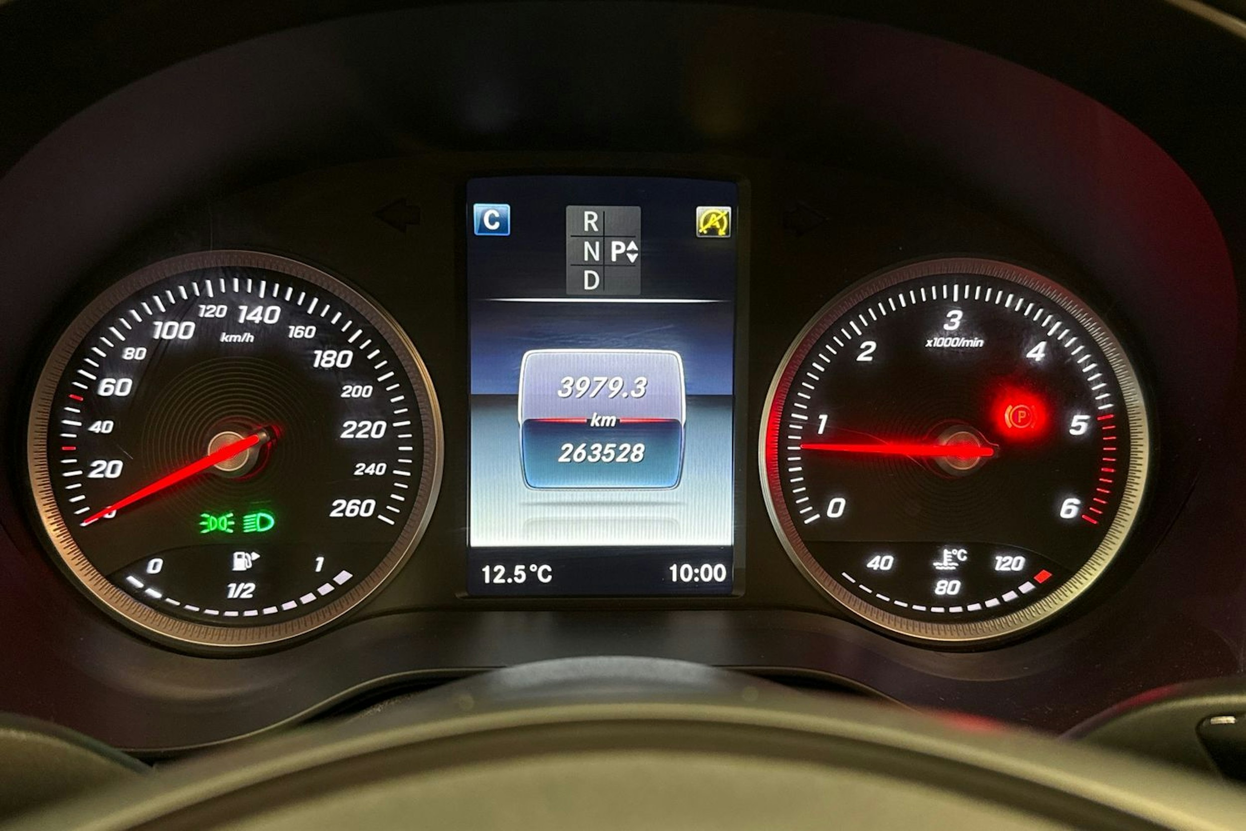 musta Mercedes-Benz C 2017 kuva 19.