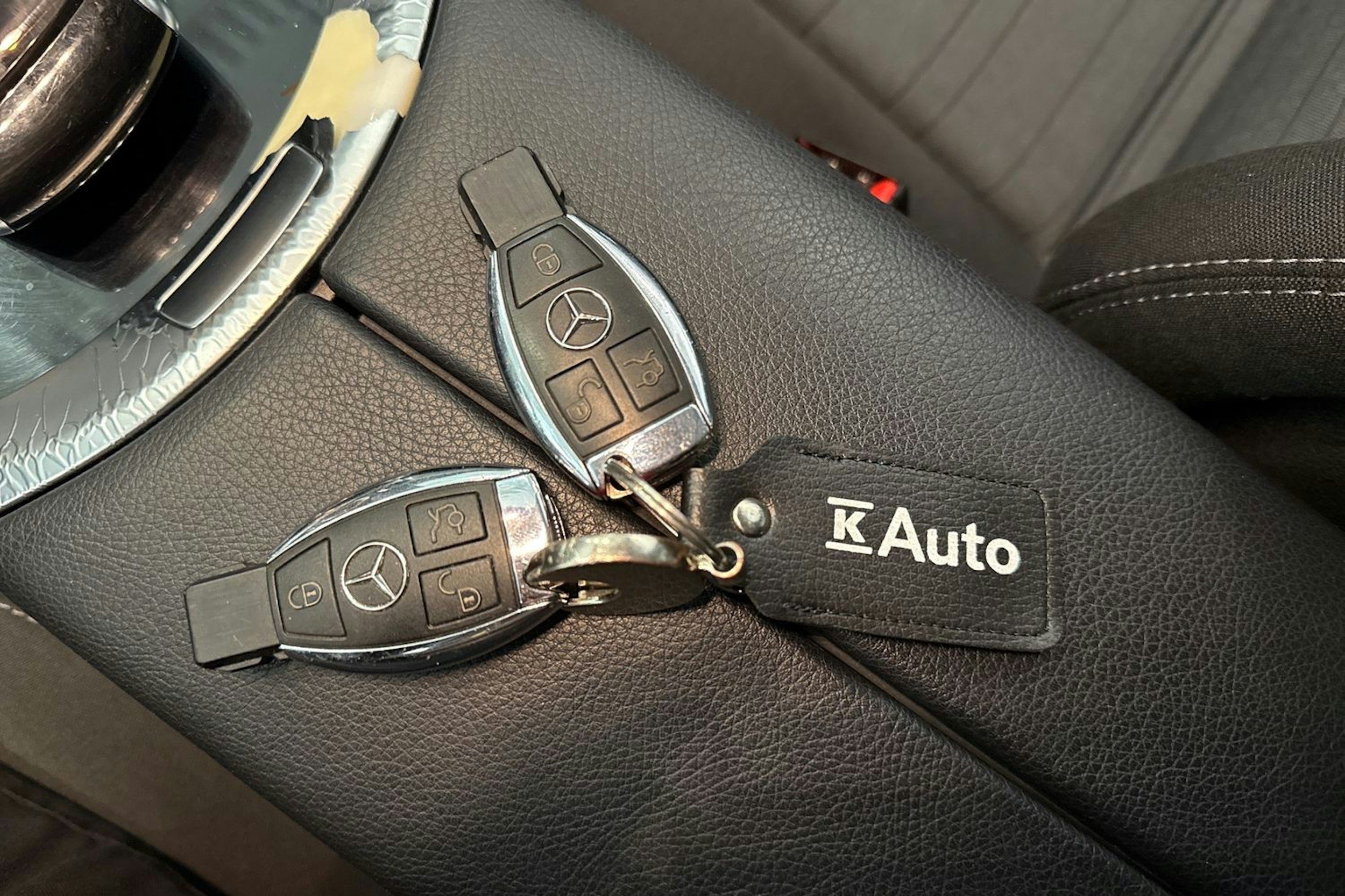 musta Mercedes-Benz C 2017 kuva 28.