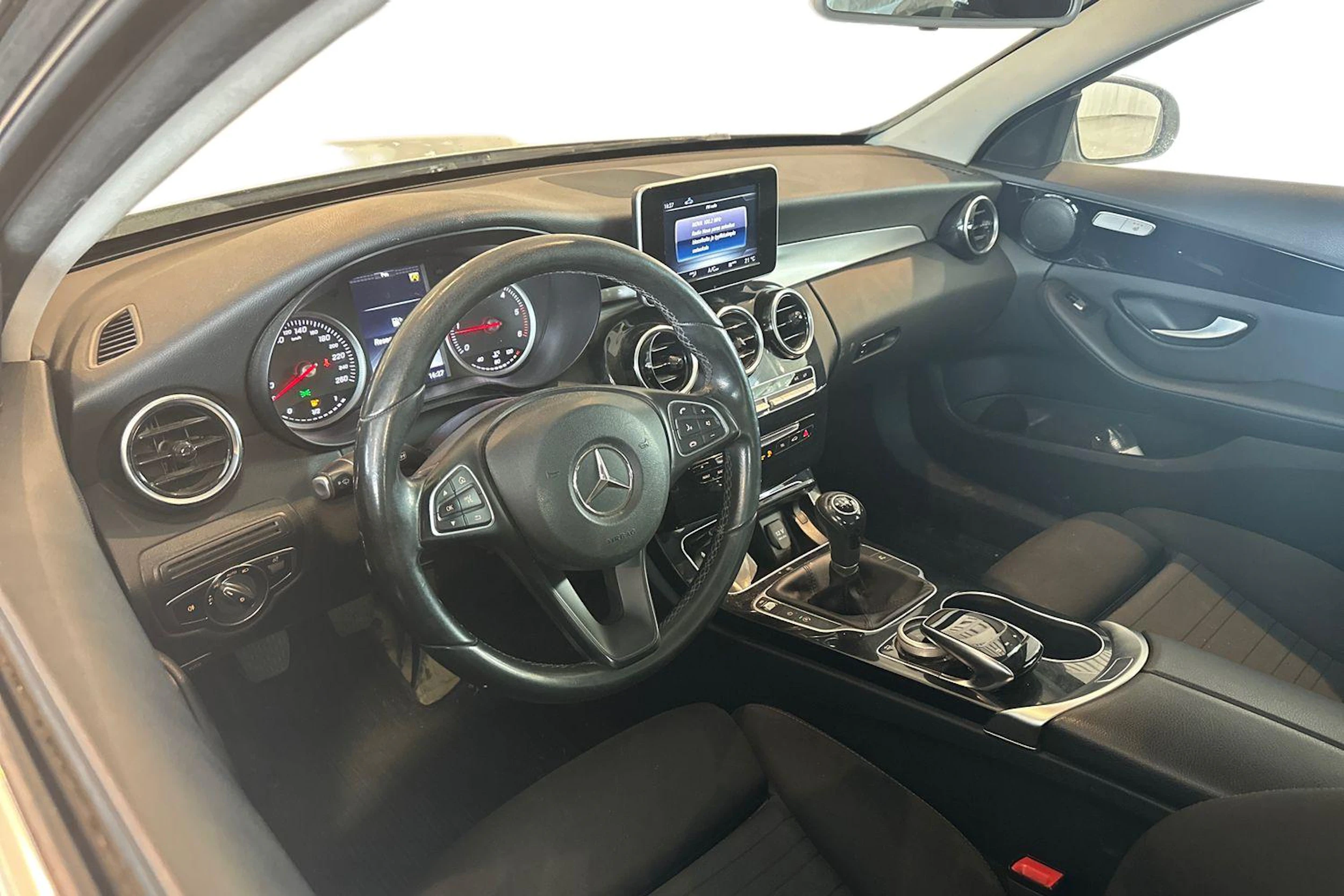 harmaa Mercedes-Benz C 2017 kuva 3.