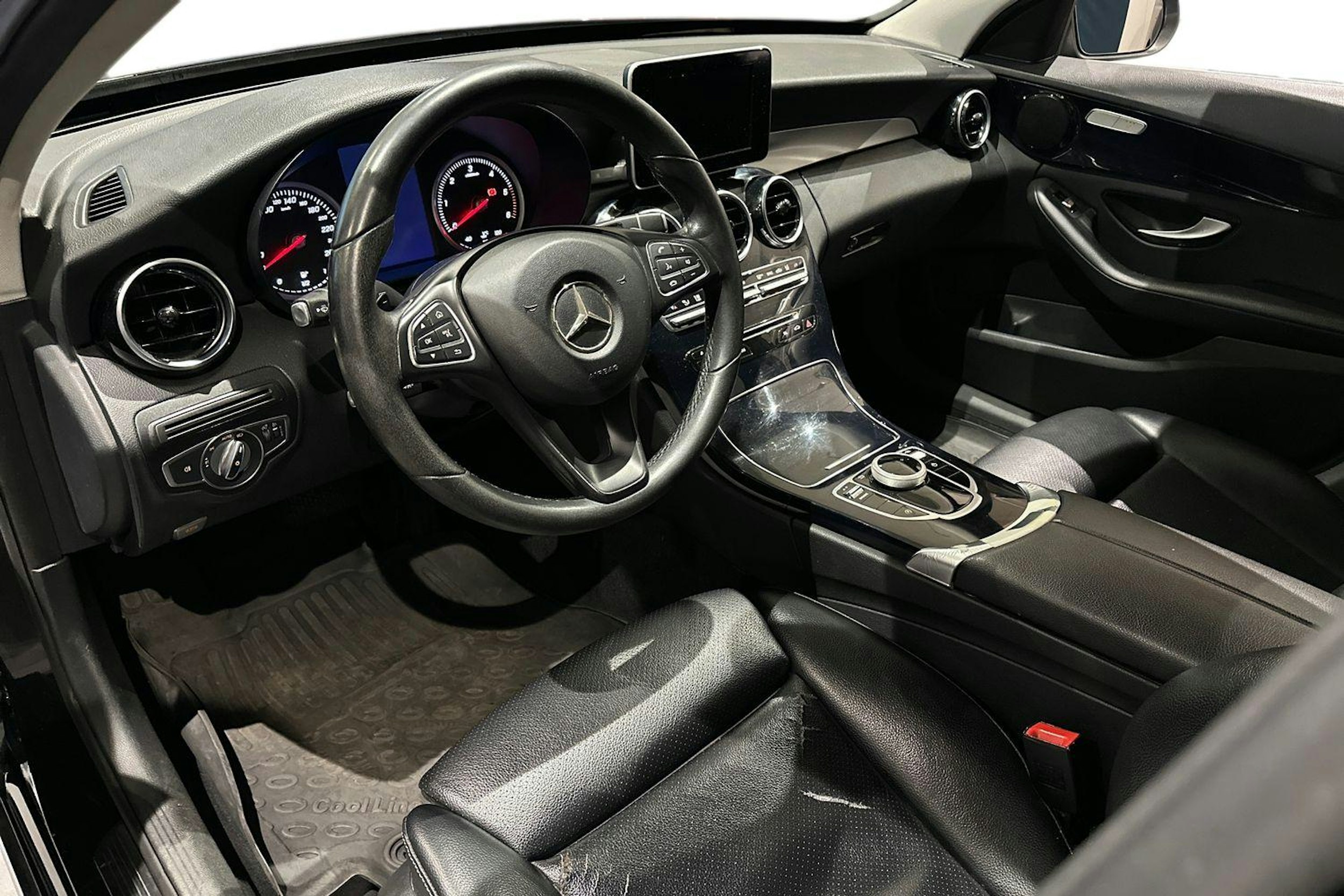 musta Mercedes-Benz C 2017 kuva 6.